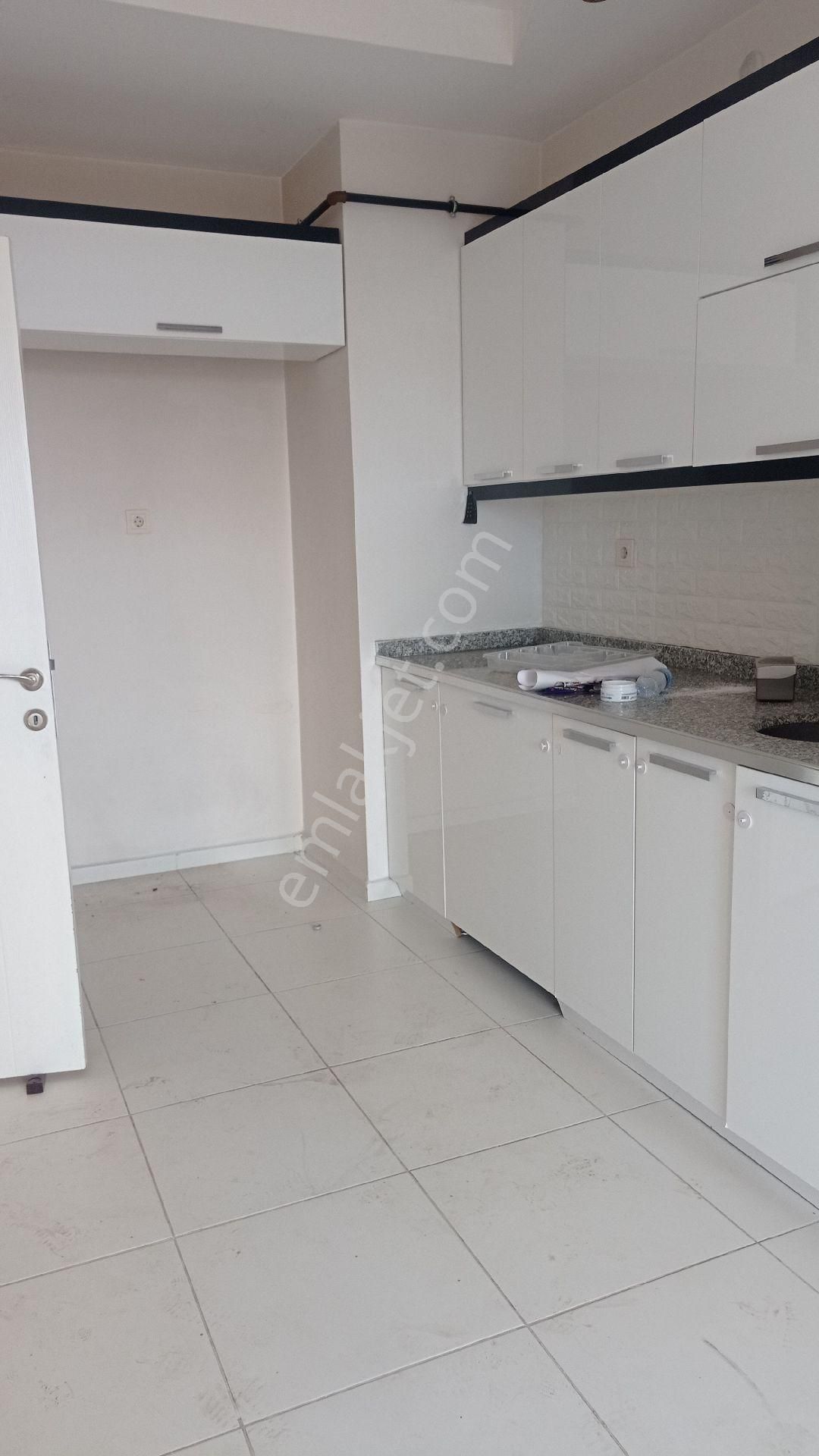 Bağlar Bağcılar Satılık Daire ZÜMRÜTKENT CİVARINDA SATILIK 2+1 DAİRE