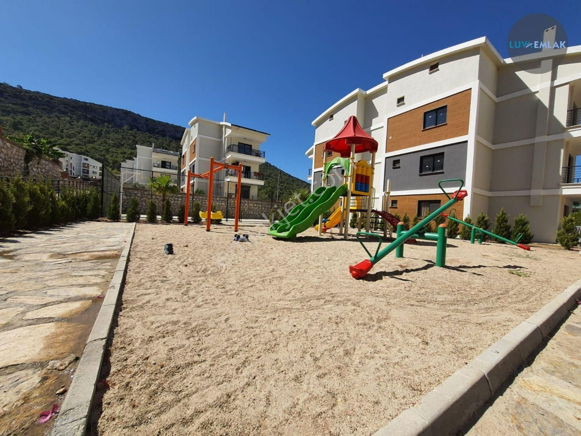 Didim Akbük'te Havuzlu Sitede Bahçeli 2+1 Daire - Görsel 5