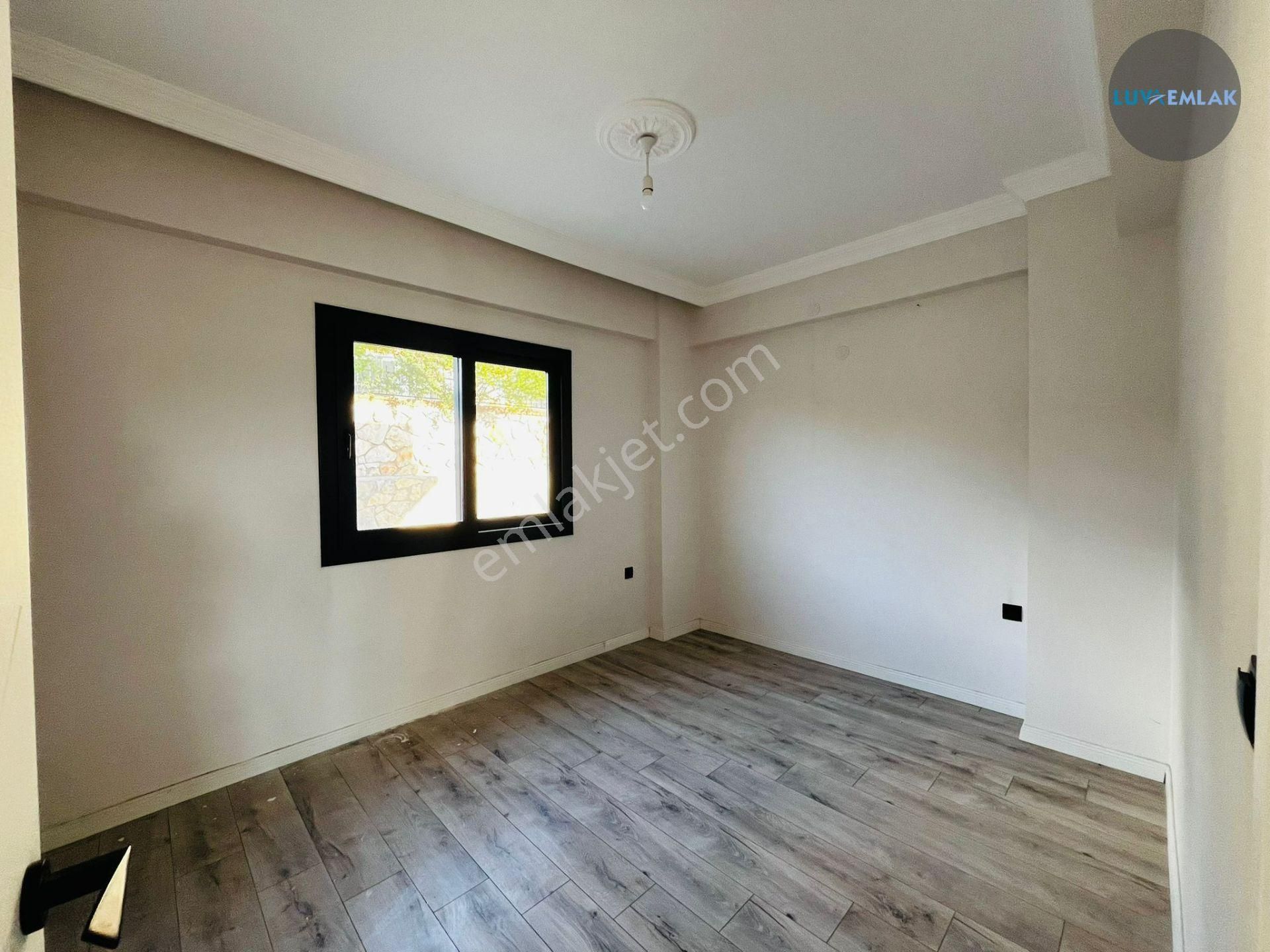 Didim Akbük'te Havuzlu Sitede Bahçeli 2+1 Daire - Görsel 9