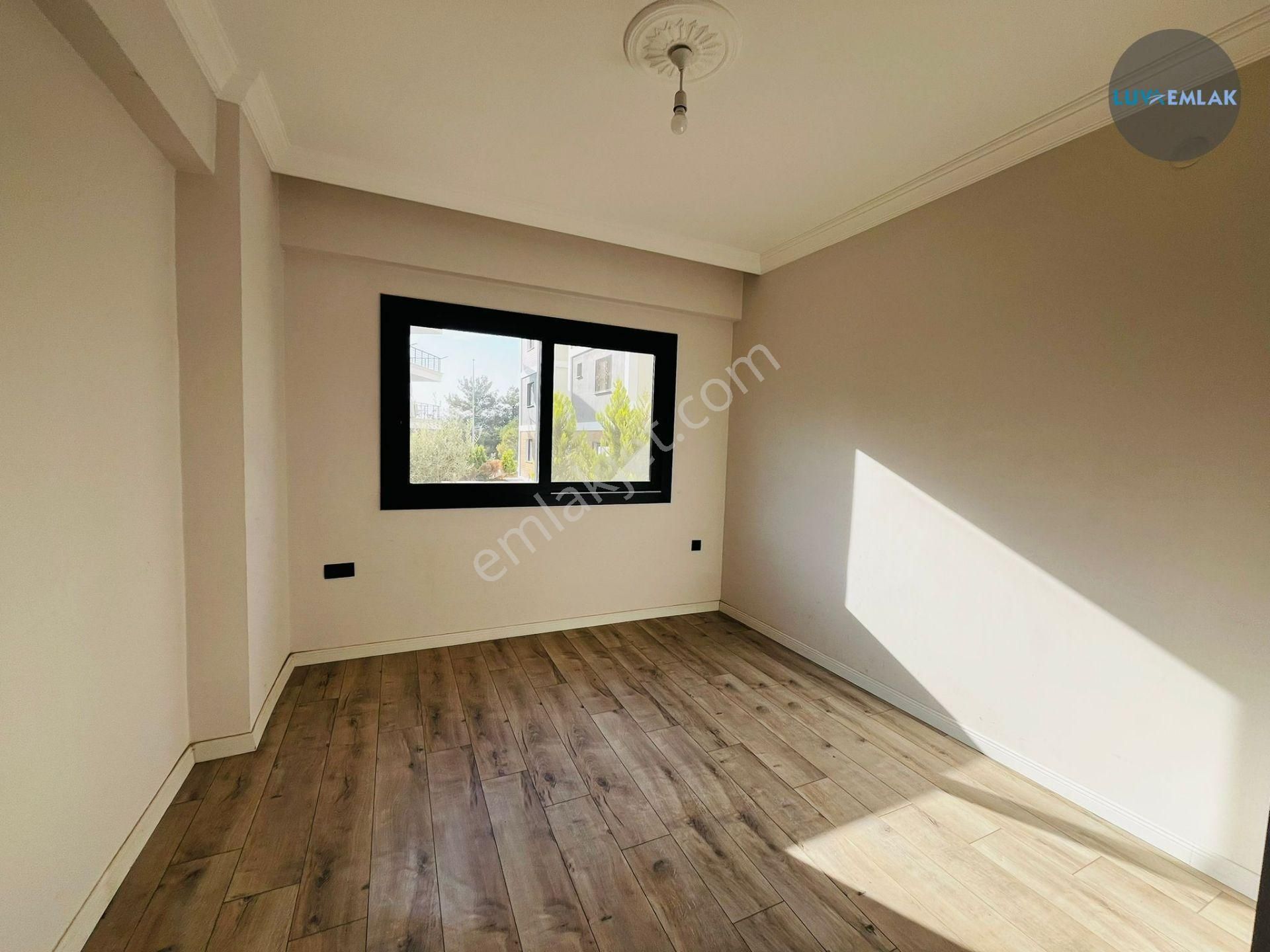 Didim Akbük'te Havuzlu Sitede Bahçeli 2+1 Daire - Görsel 12