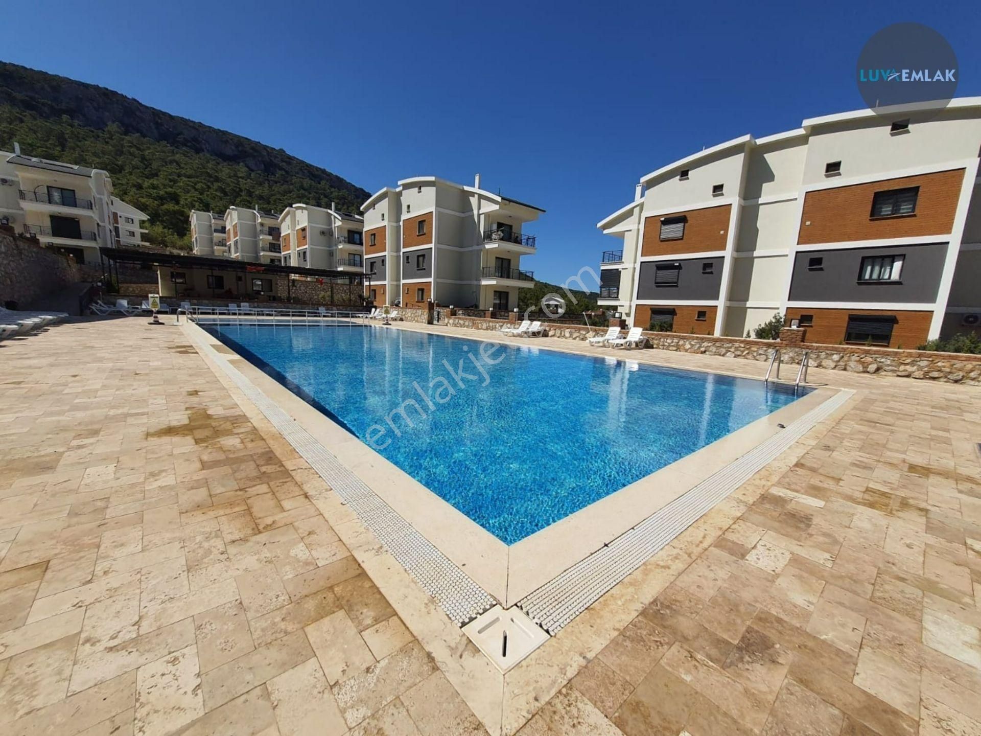 Didim Akbük'te Havuzlu Sitede Bahçeli 2+1 Daire - Görsel 4