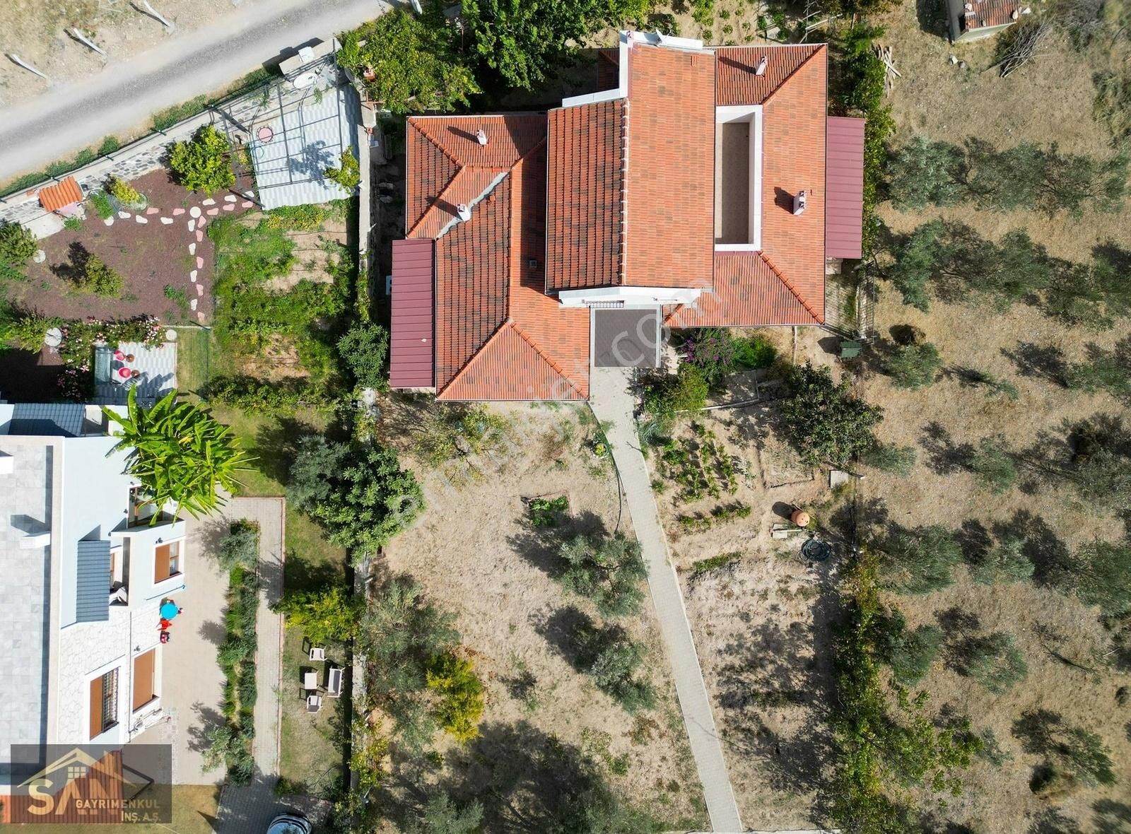 Urla Kuşçular Satılık Villa Kuşçularda 1 Dönüm Arsa İçinde Tam Müstakil Satılık Villa