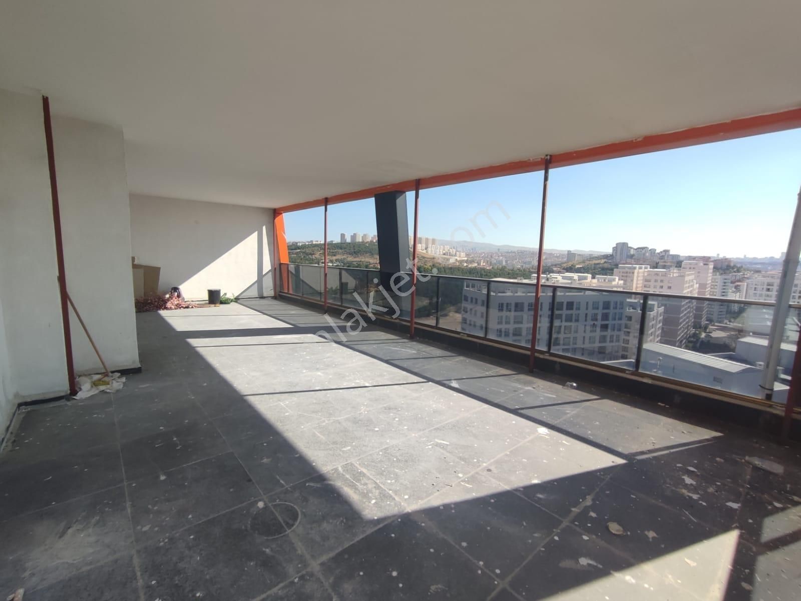 Mamak Diriliş Kiralık Ofis  ANKALİFE'TAN NEK TOWER PLAZADA PANORAMİK MANZARALI TERASLI 1+1