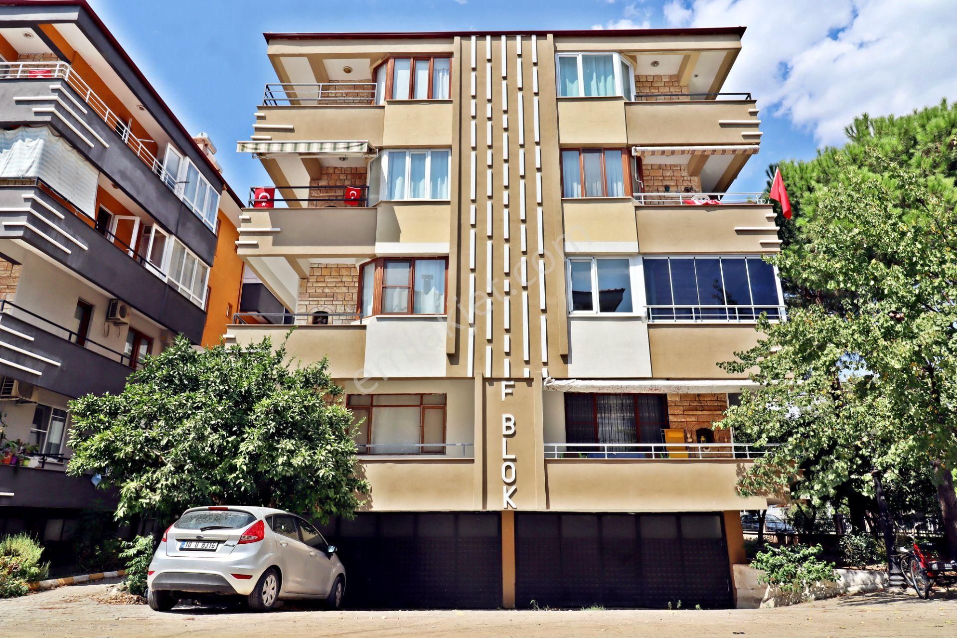 Edremit Akçay Satılık Daire TEKYETKİLİ AYGÜL'DEN AKÇAY'DA DENİZE ÇOK YAKIN FUL EŞYALI SİTEİÇİ BARBEKÜLÜ KAÇMAZ 2+1 SATILIK DAİRE