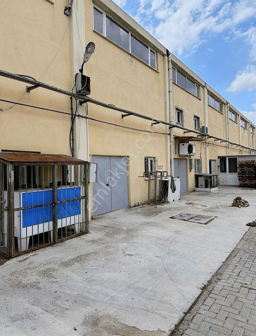 Akhisar Reşat Bey Kiralık Fabrika Dostlardan Gıda Çarşısında Kiralık İşyeri