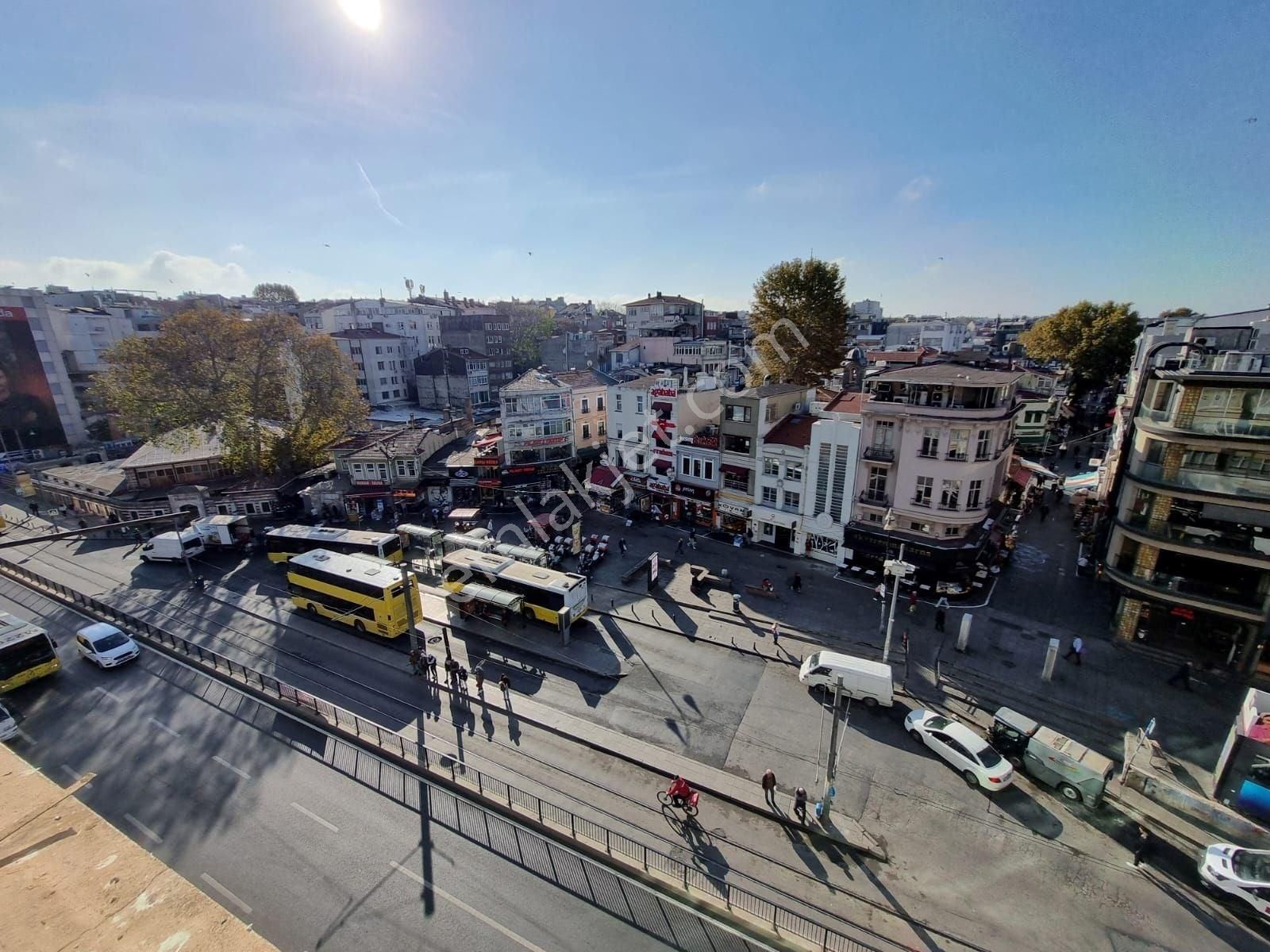 Kadıköy Fenerbahçe Satılık Daire Fenerbahçe Ayanoğlu Caddesi Üzerinde Balkonlu Sıfır Daire