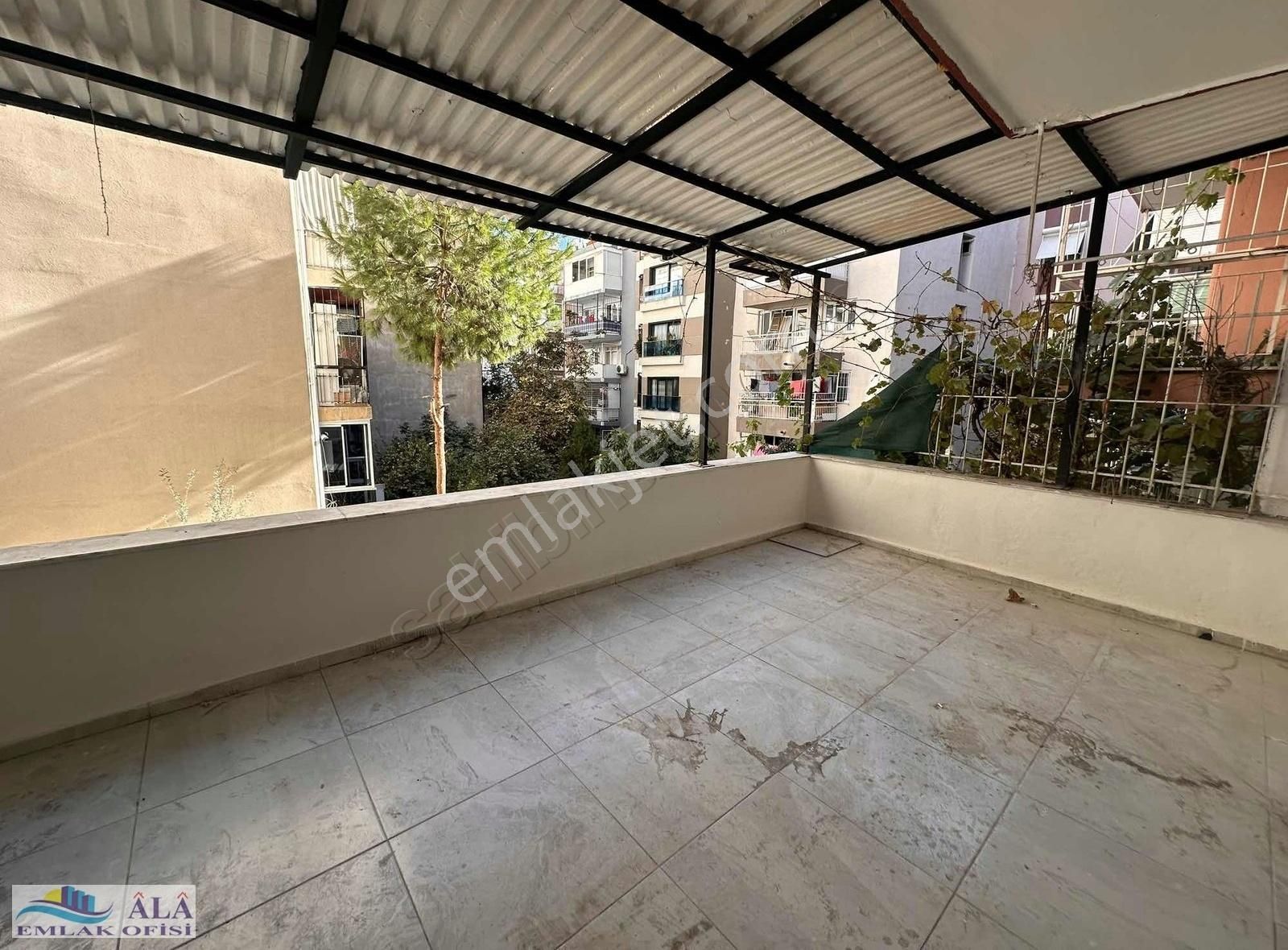 Karabağlar Doğanay Satılık Daire MİT LOJMANI 150m2 ARAKAT TERASLI FULL BAKIMLI SATILIK DAİRE