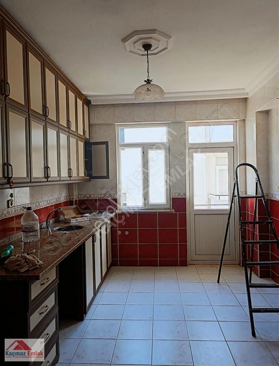 Manavgat Aşağı Hisar Kiralık Daire AŞAĞIPAZARCI YUNUS EMRE ORTAOKULU YANI KİRALIK 3+1 ARAKAT DAİRE