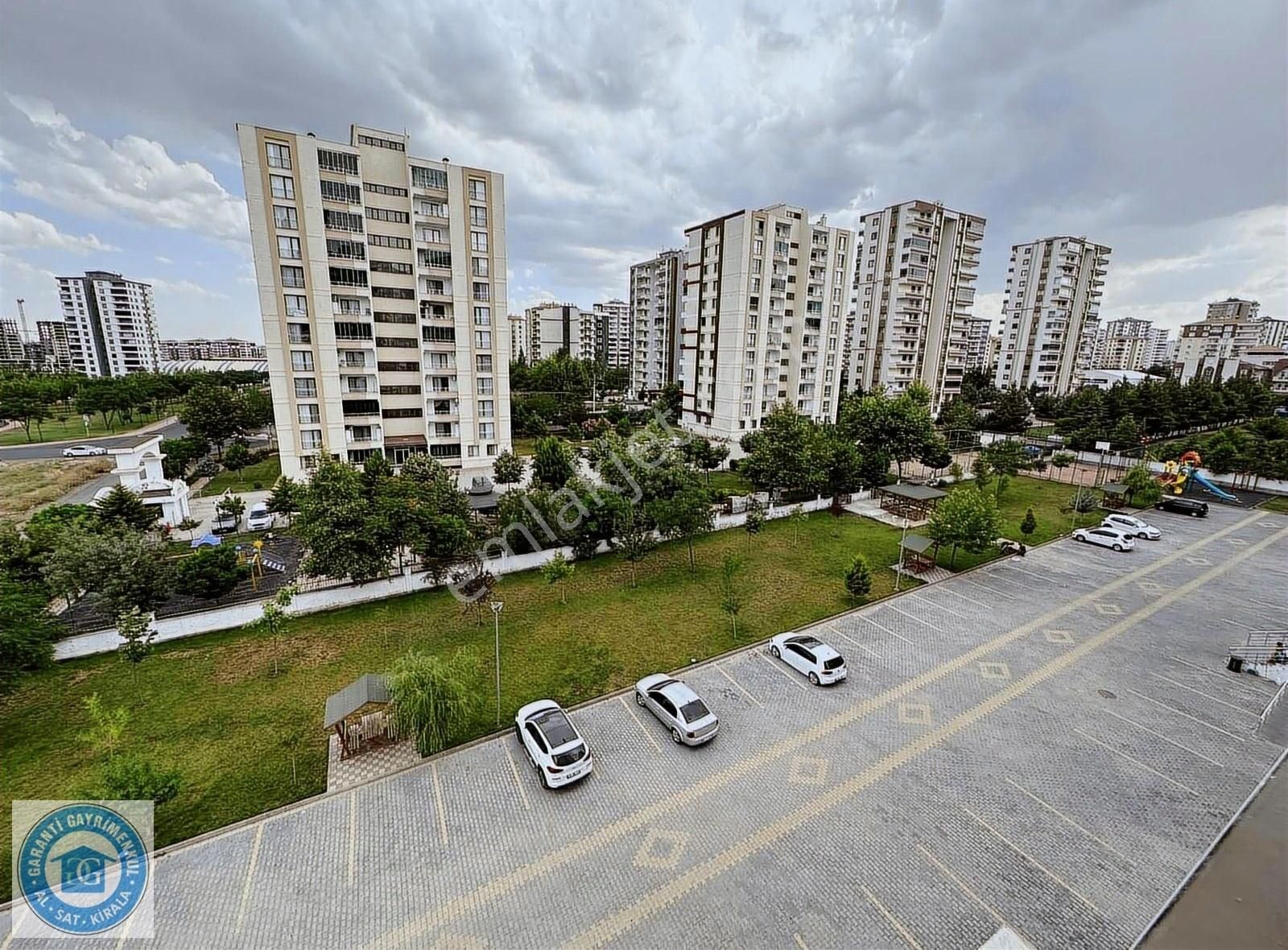 Kayapınar Fırat Satılık Daire 75 (MAHABAD BULVARI) GO PETROL KAVŞAĞINA YAKIN SATILIK DAİRE