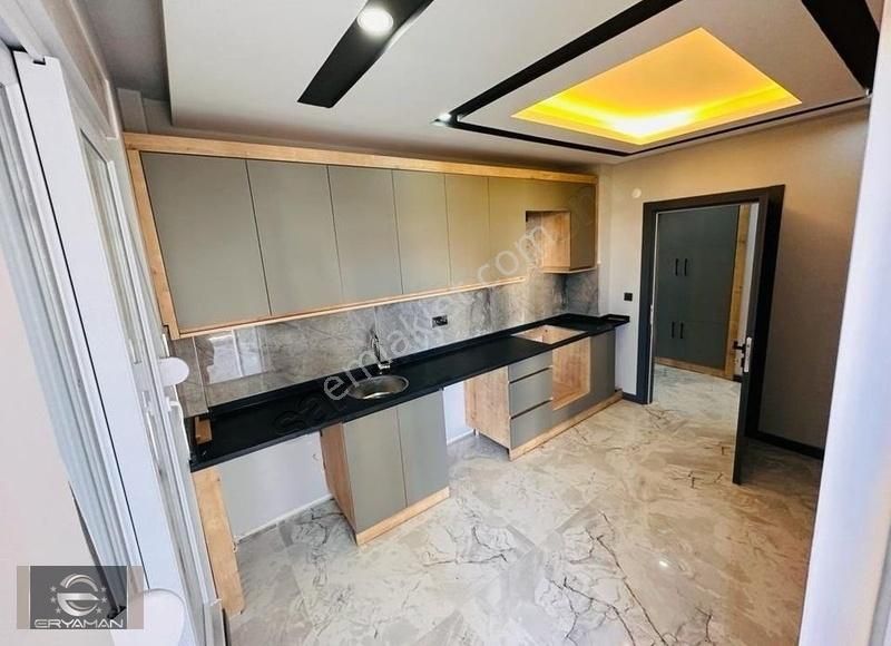 Beylikdüzü Kavaklı Satılık Daire 2+1 FLAT FOR SALE IN A CENTRAL LOCATION IN BEYLİKDÜZÜ KAVAKLI