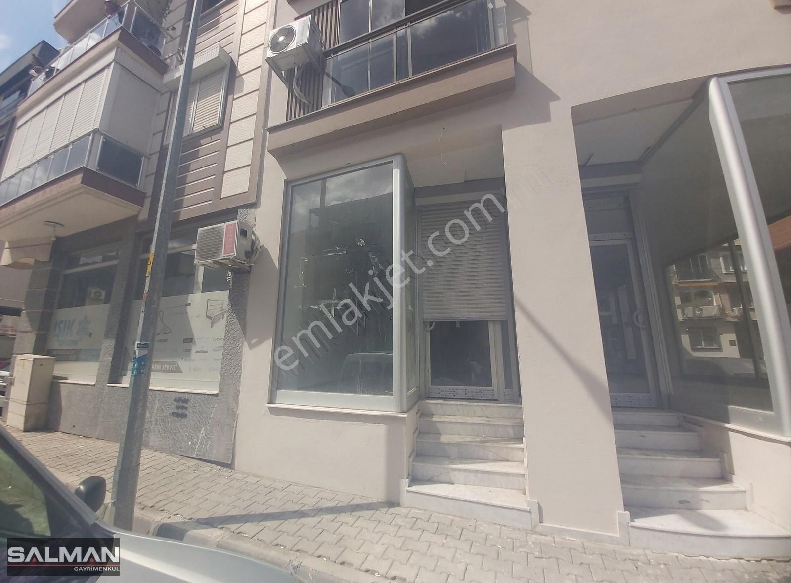 Karşıyaka Örnekköy Kiralık Dükkan & Mağaza Örnekköy Meydan'da Kiralık Bacalı Dükkan