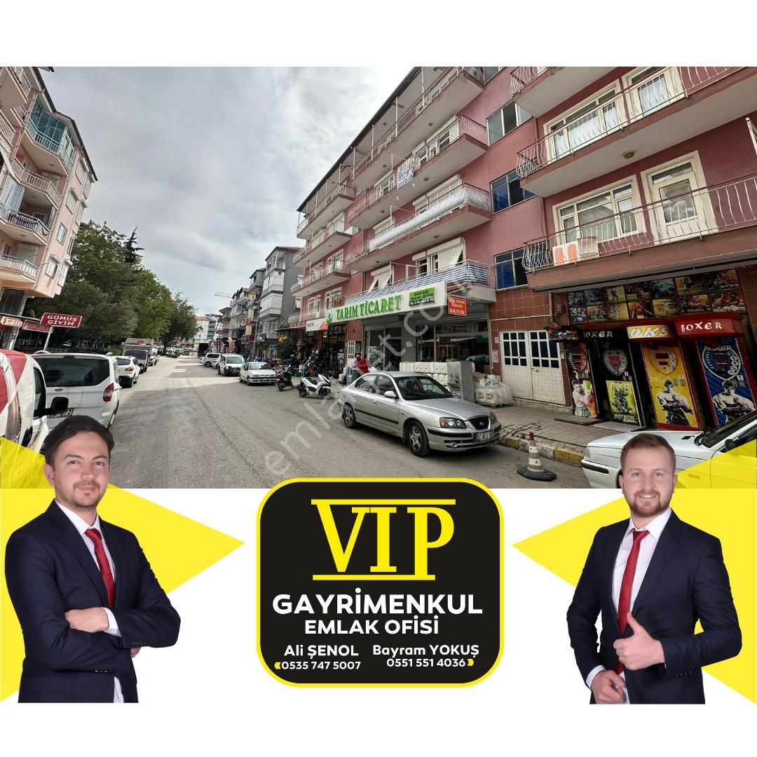 Elmalı Karyağdı Satılık Daire VIP GAYRİMENKUL' den Çarşı Merkezde 2+1 , 3. Kat Daire Satılık