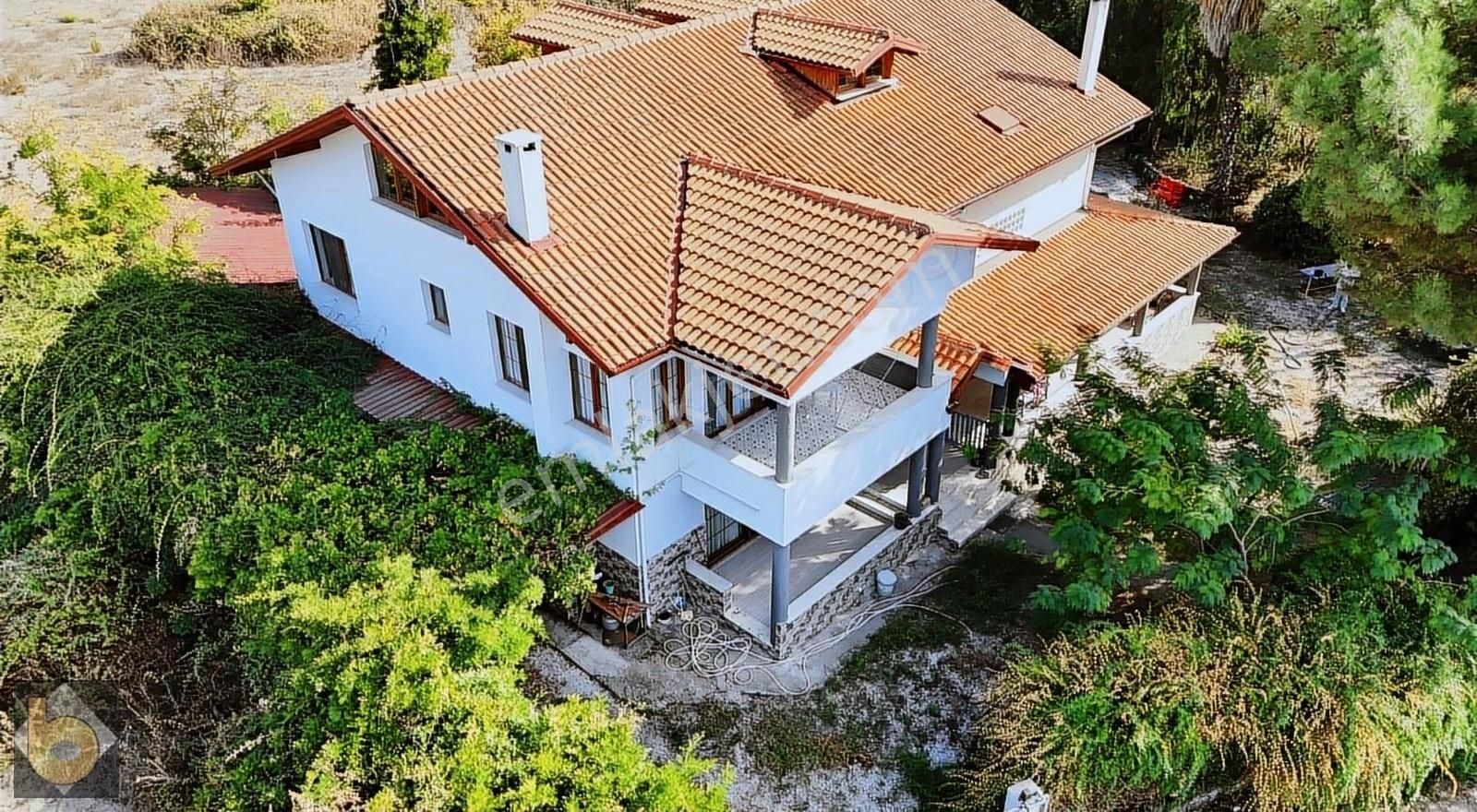 Köyceğiz Gülpınar Satılık Villa Köyceğizde satılık mükemmel lokasyonda 7+1havuzlu villa