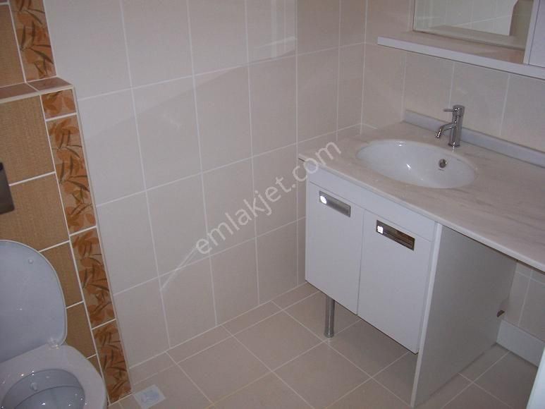 Altıntepe Genç Apt.garajlı Kombili Satılık Lüks Giriş Daire 1+1 - Görsel 22