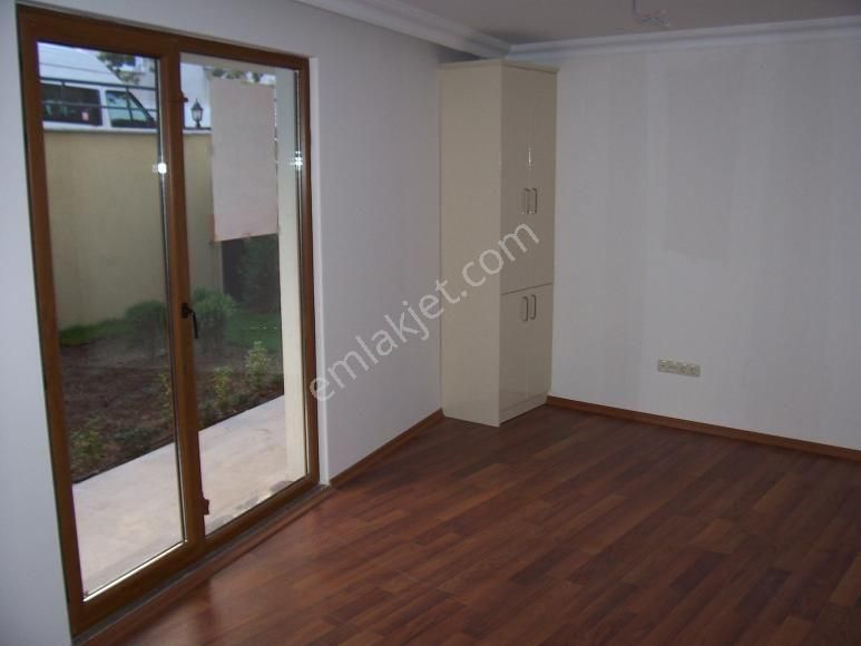 Altıntepe Genç Apt.garajlı Kombili Satılık Lüks Giriş Daire 1+1 - Görsel 19