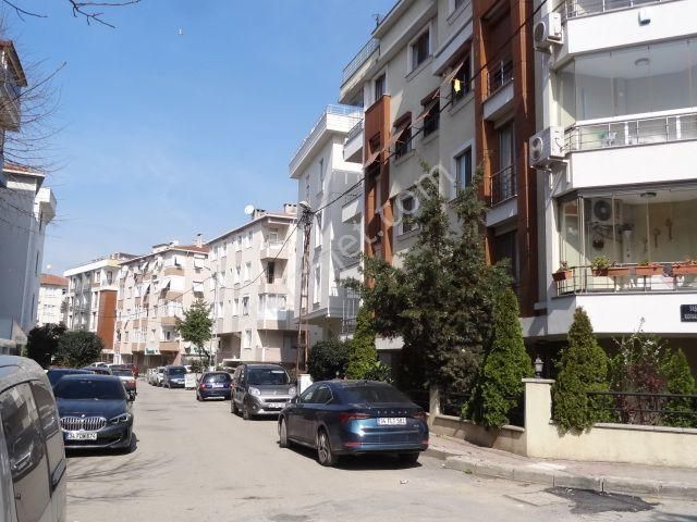 Altıntepe Genç Apt.garajlı Kombili Satılık Lüks Giriş Daire 1+1 - Görsel 5