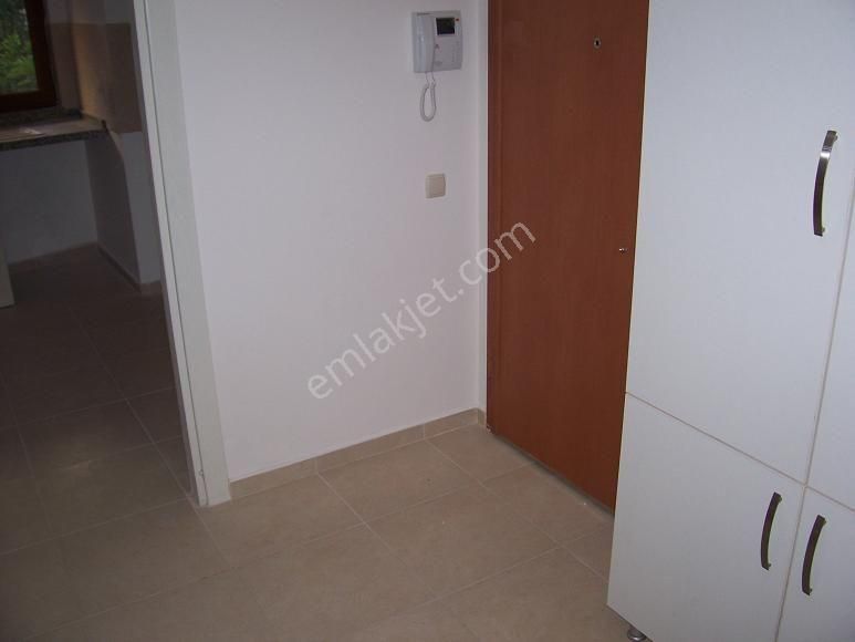 Altıntepe Genç Apt.garajlı Kombili Satılık Lüks Giriş Daire 1+1 - Görsel 15