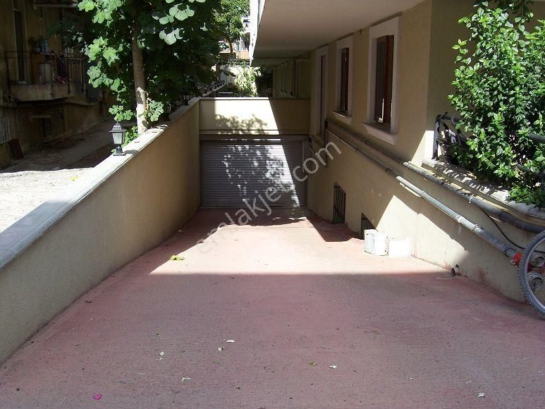 Altıntepe Genç Apt.garajlı Kombili Satılık Lüks Giriş Daire 1+1 - Görsel 25