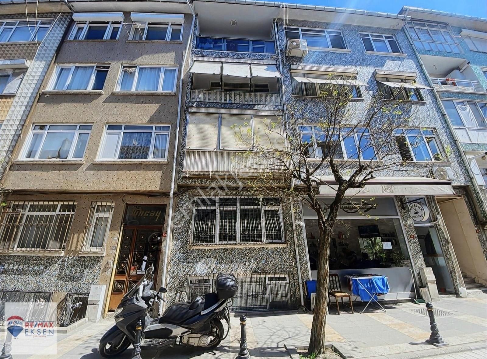 Üsküdar Mimar Sinan Satılık Daire ÜSKÜDAR ÇARŞI İÇİNDE BOŞ TAŞINMAYA HAZIR MASRAFSIZ 1+1 75 M2