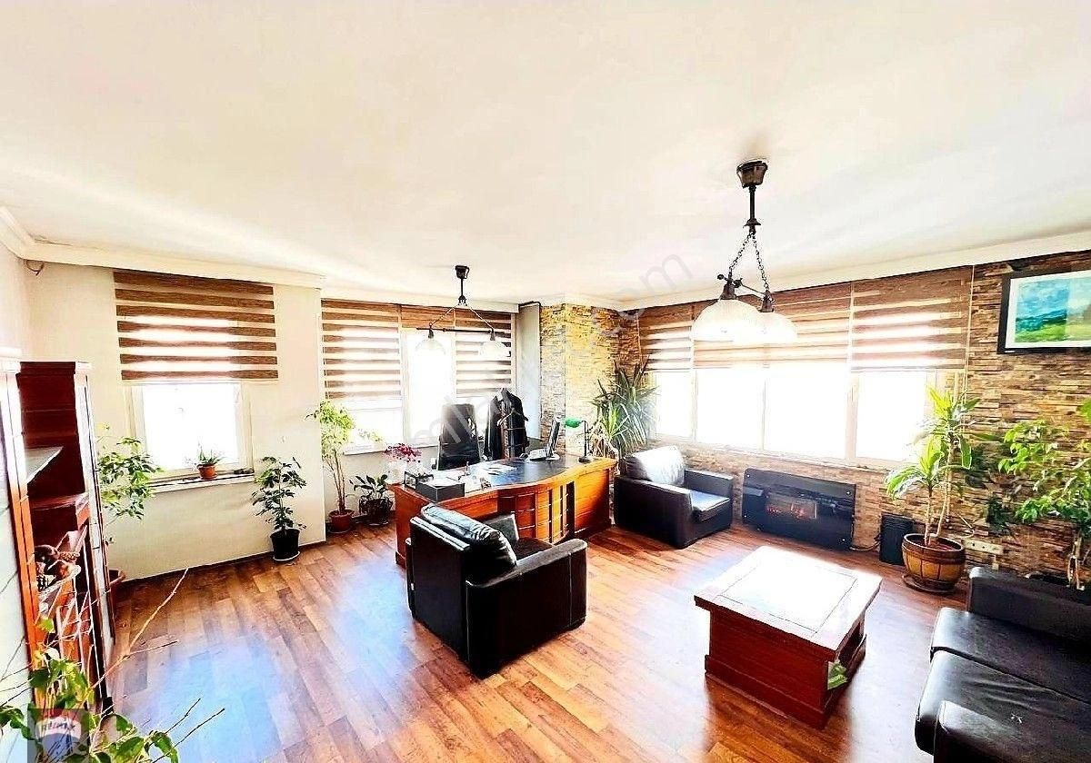 Kadıköy Osmanağa Kiralık Ofis Kadıköy Mutfak Ve Banyolu İçi Yapılı Eşyalı 1+1 Ofis