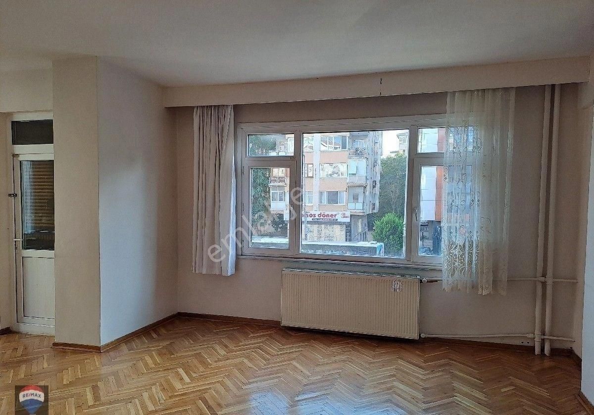 Kadıköy Eğitim Kiralık Daire KUYUBAŞI'NDA FAHRETTİN KERİM GÖKAY CADDESİ ÜZERİNDE KİRALIK DAİRE