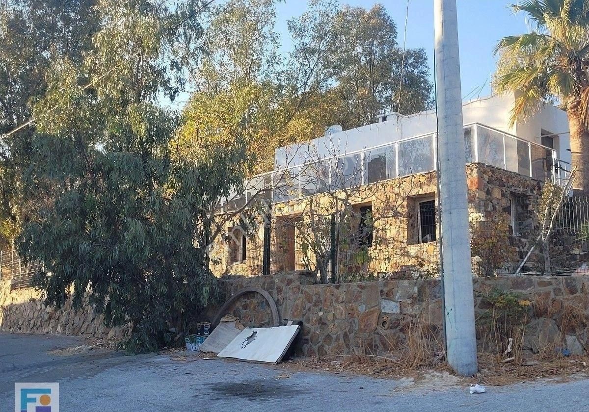 Bodrum Peksimet Satılık Müstakil Ev Peksimet de satılık 2 katlı müstakil ev.