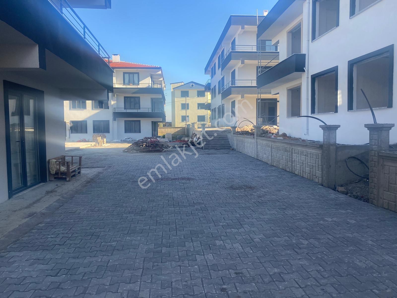 Altınova Kaytazdere Bld. (Merkez) Satılık Daire  YALOVA ALTINOVA KAYTAZDERE SATILIK 2+1 DAİRE LÜX HAVUZLU SİTEDE