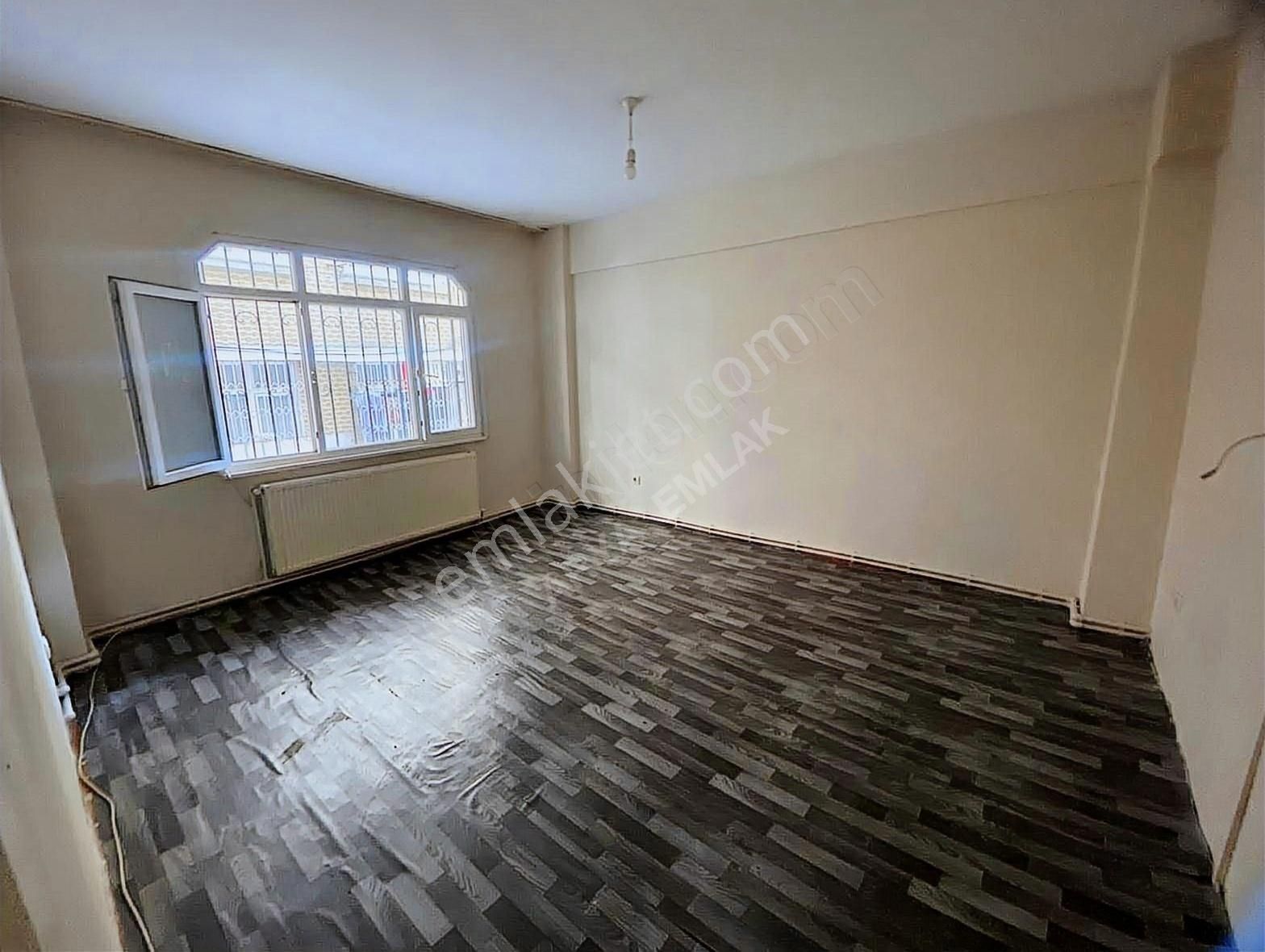 Zeytinburnu Beştelsiz Satılık Daire BEŞTELSİZDE SATILIK BALKONLU 2+1 90M2 FIRSAT DAİRE