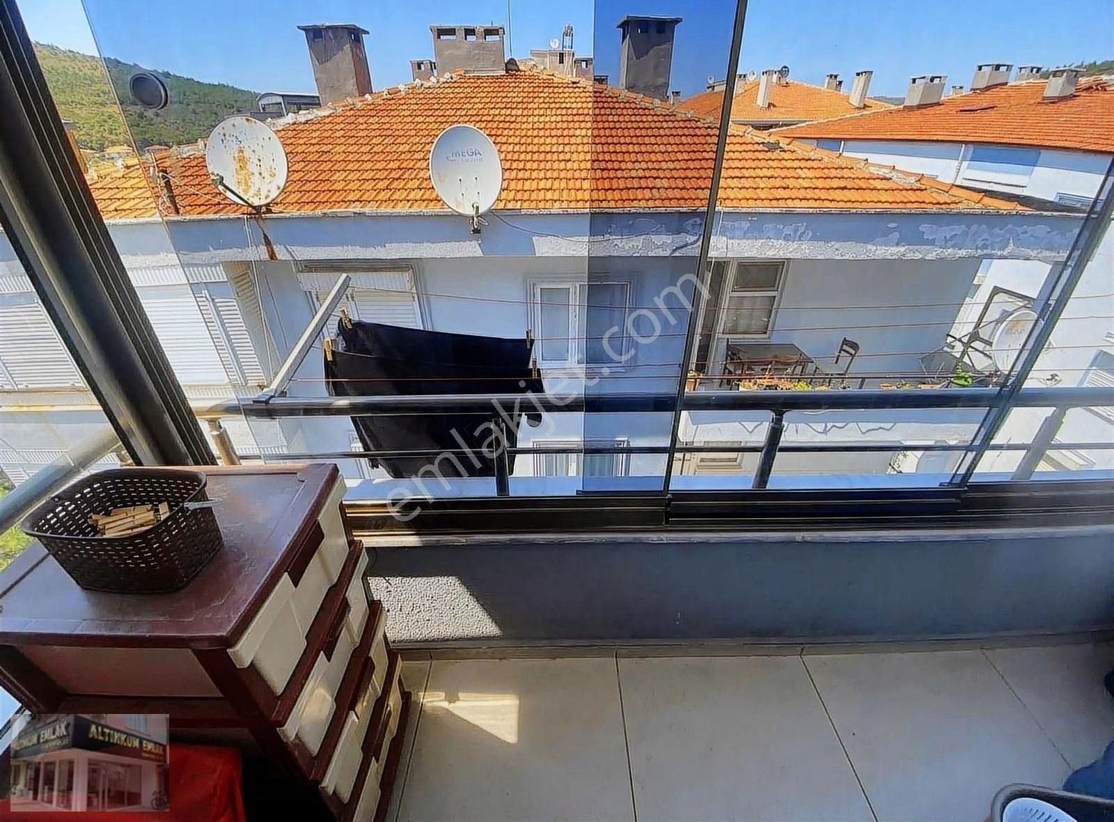 Ayvalık Sarımsaklı'da 3+1 120m2 Aile Apartmanı Kaloriferli Daire - Görsel 8