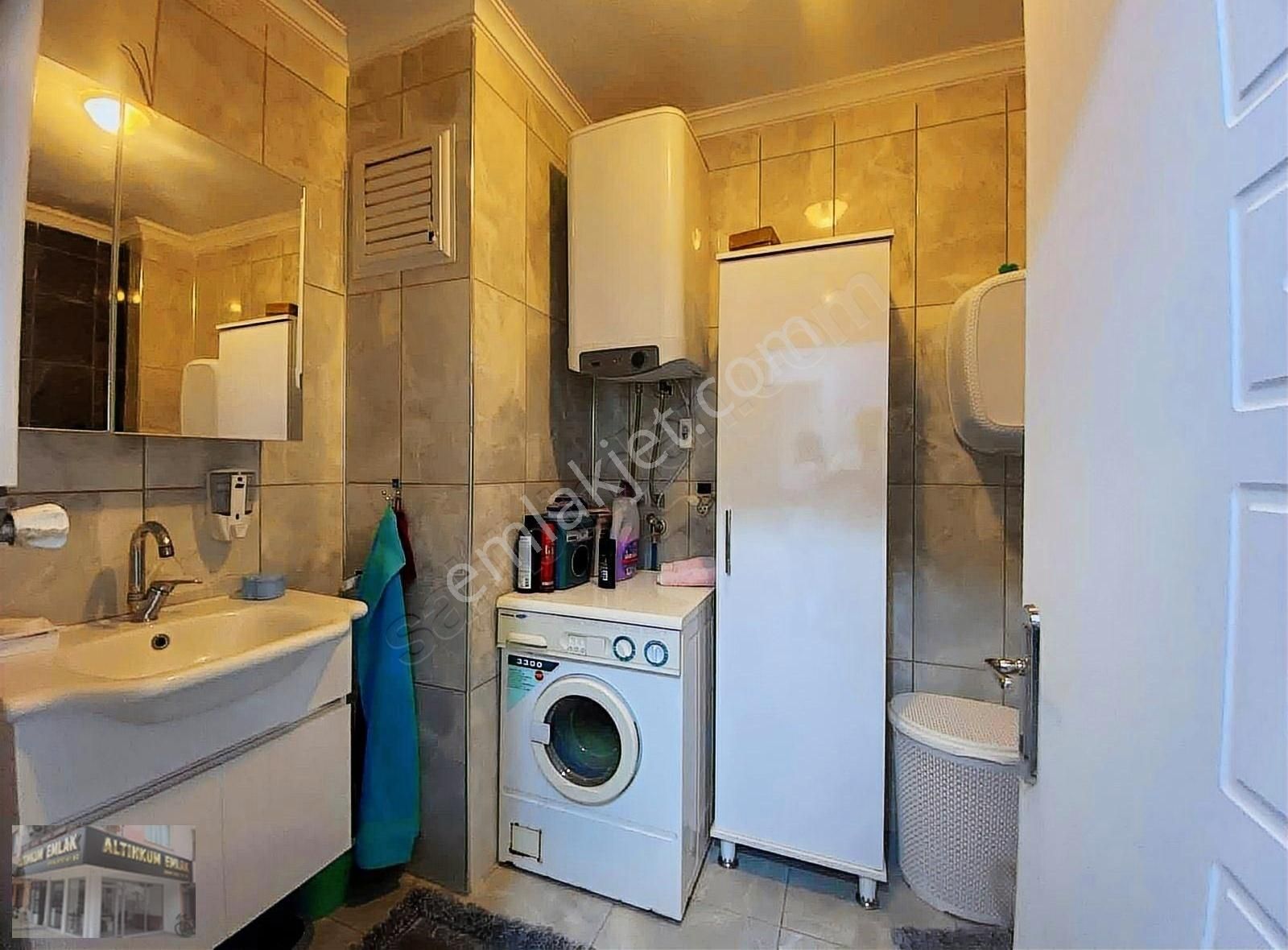 Ayvalık Sarımsaklı'da 3+1 120m2 Aile Apartmanı Kaloriferli Daire - Görsel 3