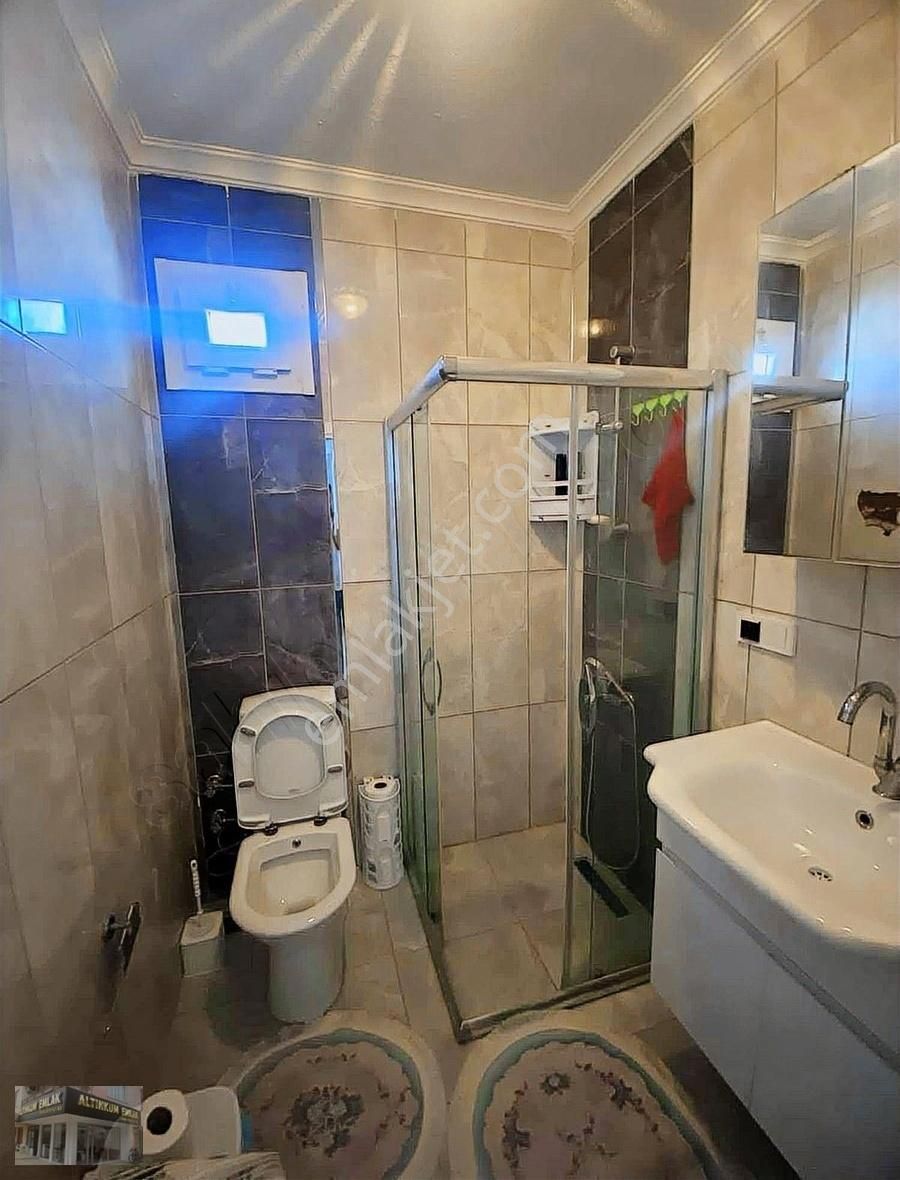 Ayvalık Sarımsaklı'da 3+1 120m2 Aile Apartmanı Kaloriferli Daire - Görsel 2
