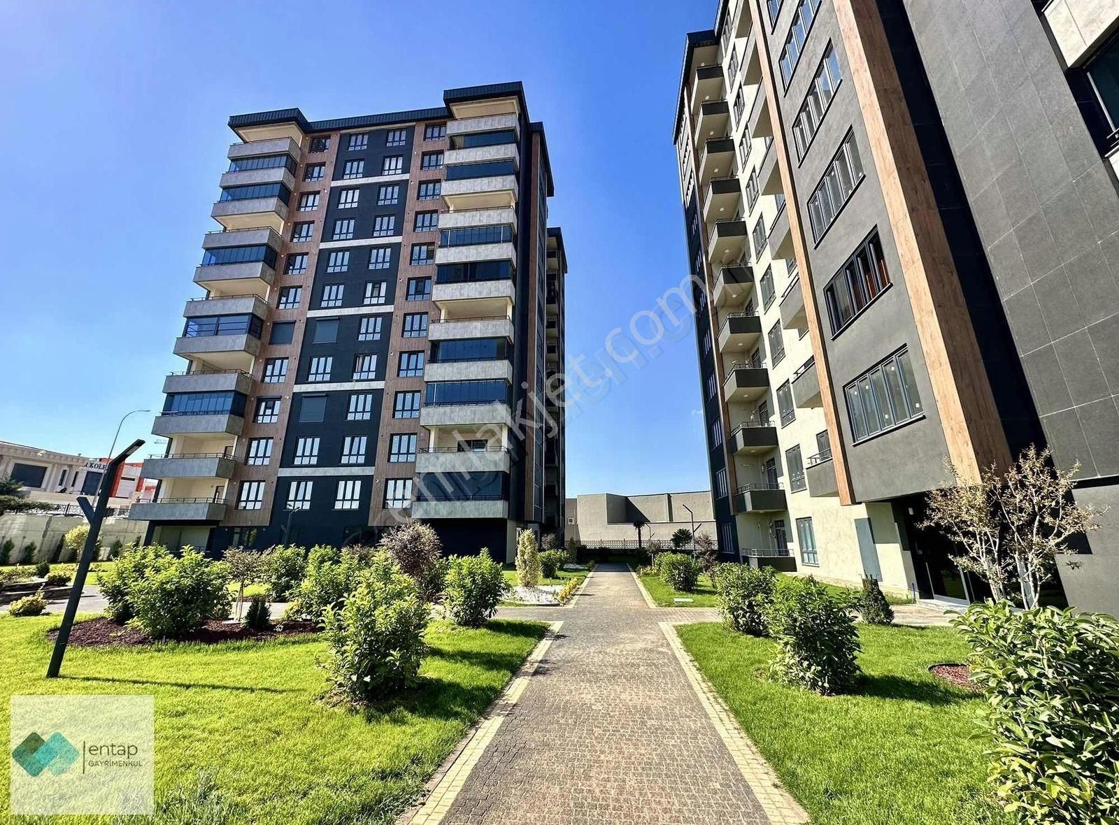 Şehitkamil 15 Temmuz Kiralık Daire Entaptan Banetti De Şehir Manzaralı Cam Balkonlu 3+1 Daire