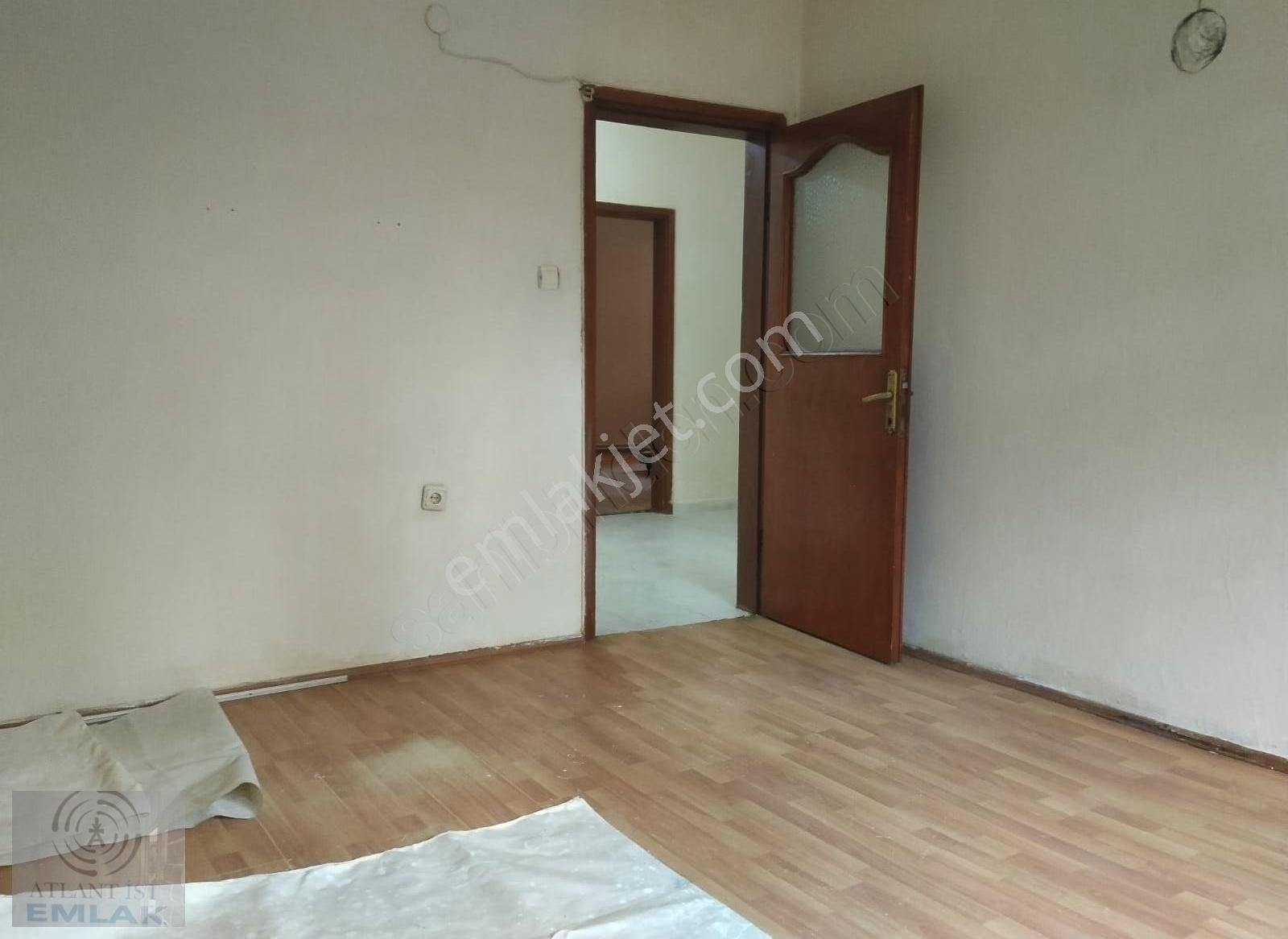 Ataşehir Kayışdağı Kiralık Daire KAYIŞDAĞI DÖRTYOL IŞIKLARA YAKIN 2+1 BAHÇELİ BOYALI DAİRE