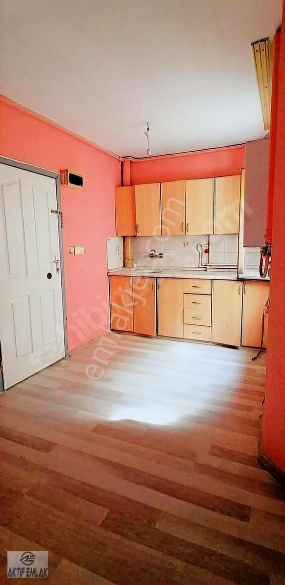 Afyonkarahisar Merkez Marulcu Kiralık Daire MERKEZ SANAT OKULU KARŞISINDA 2+0 KİRALIK DAİRE (ÇATI KATI)