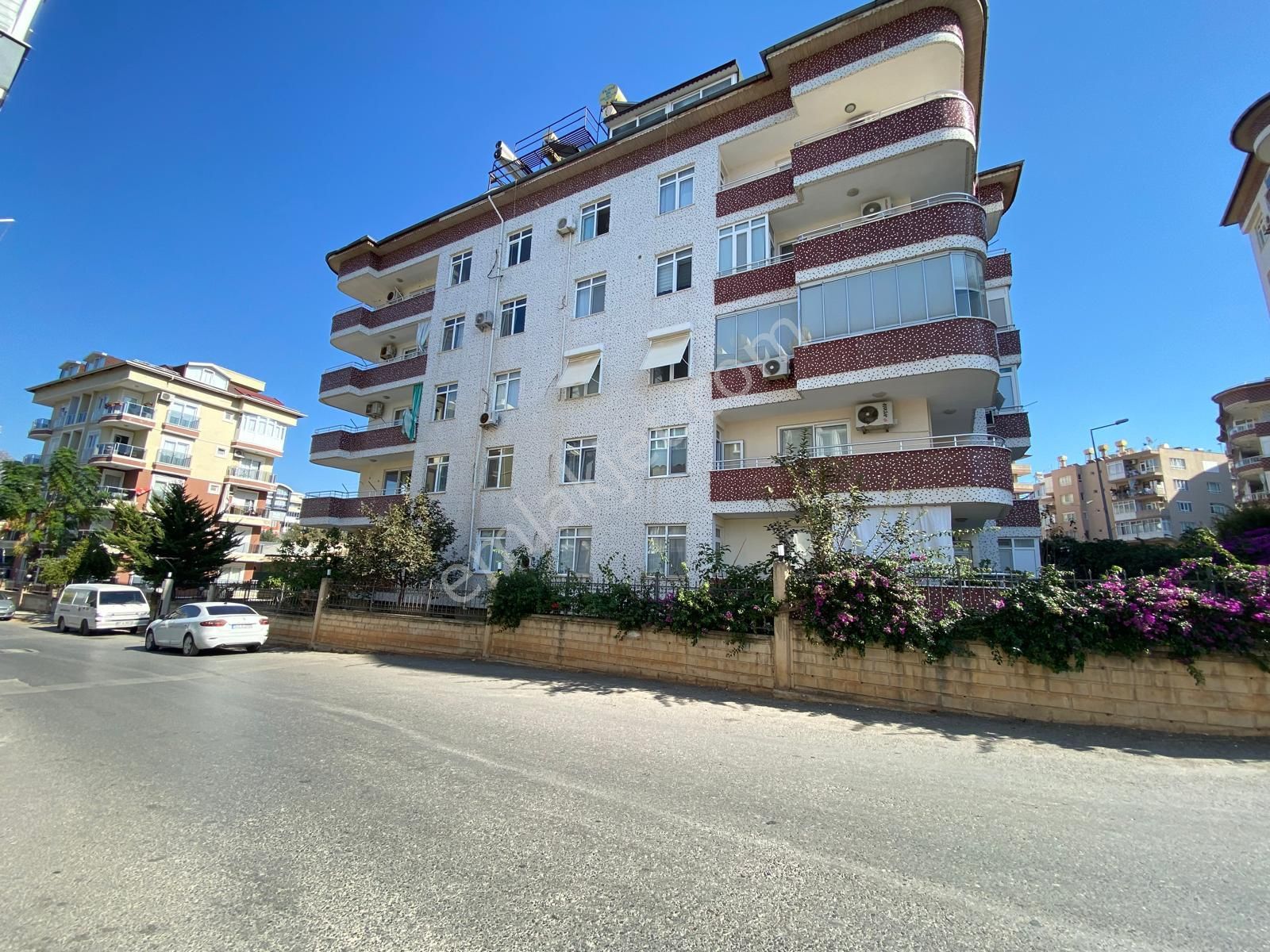 Alanya Tosmur Kiralık Daire  ALANYA TOSMUR'DA KİRALIK 3+1 AYRI MUTFAK GENİŞ DAİRE