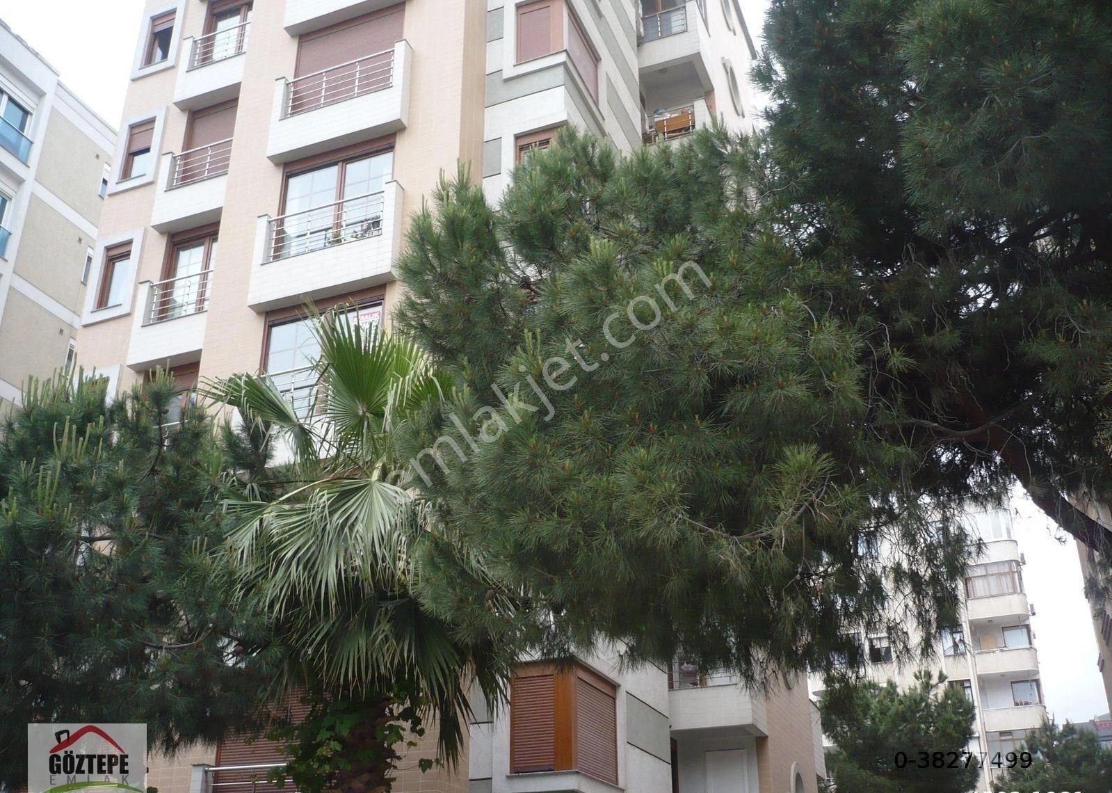 Kadıköy Göztepe Kiralık Daire  Göztepe Marmaray-Özgürlük pakına Yakın 2+1 90 m2 Kombili