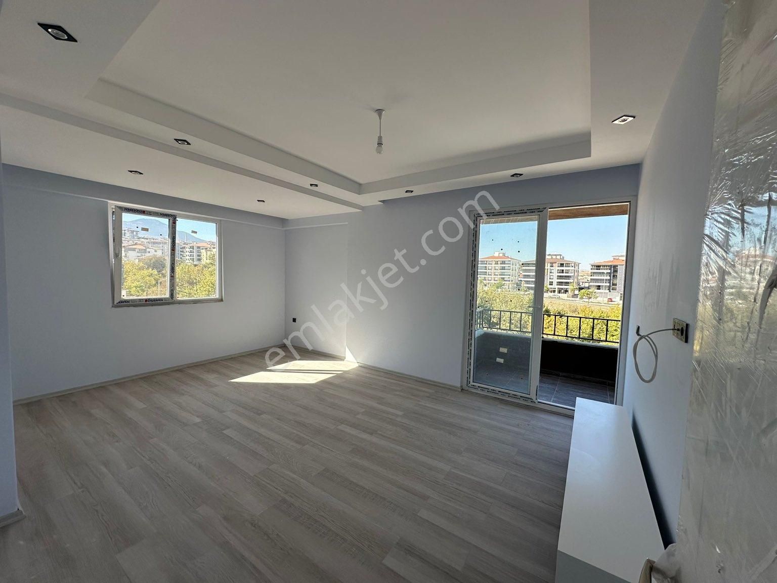 Merkezefendi Gümüşçay Satılık Daire FARK20'DE  NAZBAYRAK  YAKINI 140M2  3+1 SATILIK DAİRE