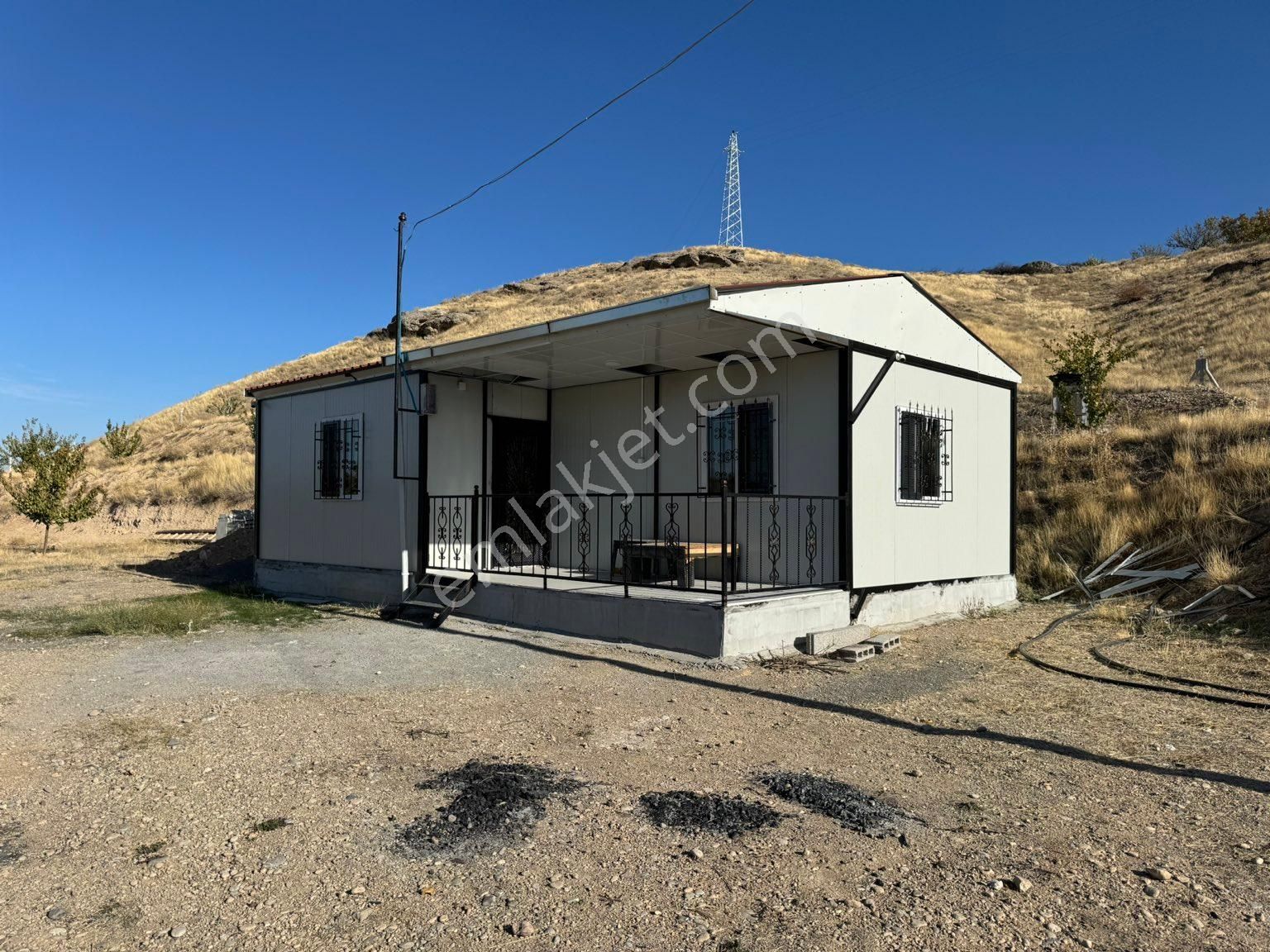 Yeşilyurt Duranlar Satılık Bağ & Bahçe İçinde Çelik Evi Bulunan Kayısı Bahçesi