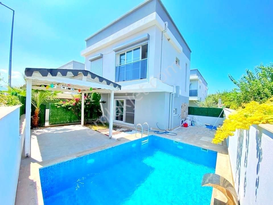 Kuşadası Karaova Satılık Villa  KUŞADASI KARAOVA'DA 3+1 ÖZEL HAVUZLU VİLLA 