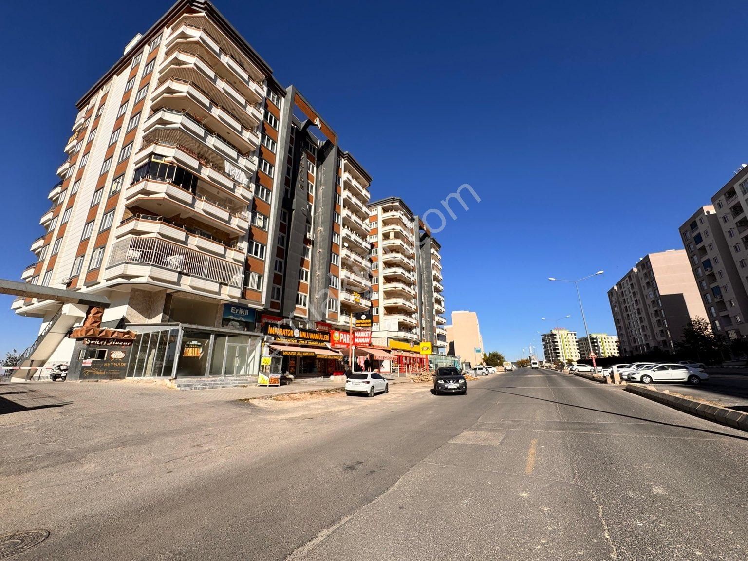 Karaköprü Seyrantepe Satılık Daire CADDE SEYRAN..SATILIK..3+1/165 M2 ARAKAT DAİRE