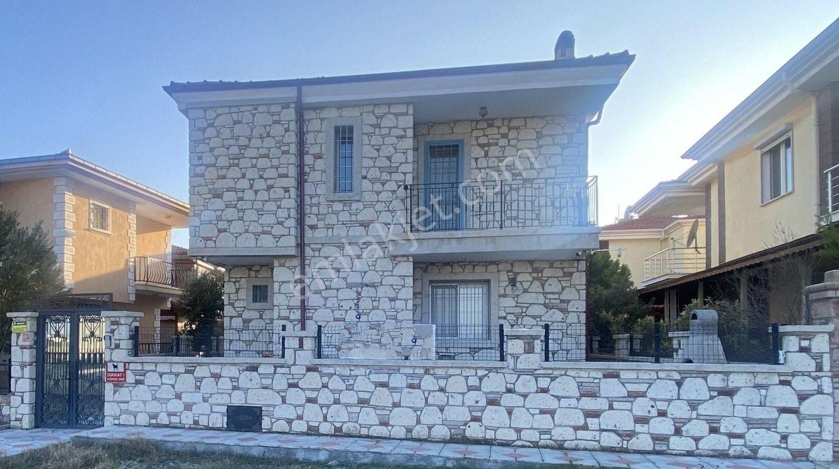 Ayvalık Küçükköy Satılık Villa BALIKESİR AYVALIK SARIMSAKLI DA SATILIK MUHTEŞEM VİLLA.DENİZE 150 METRE MESAFEDE