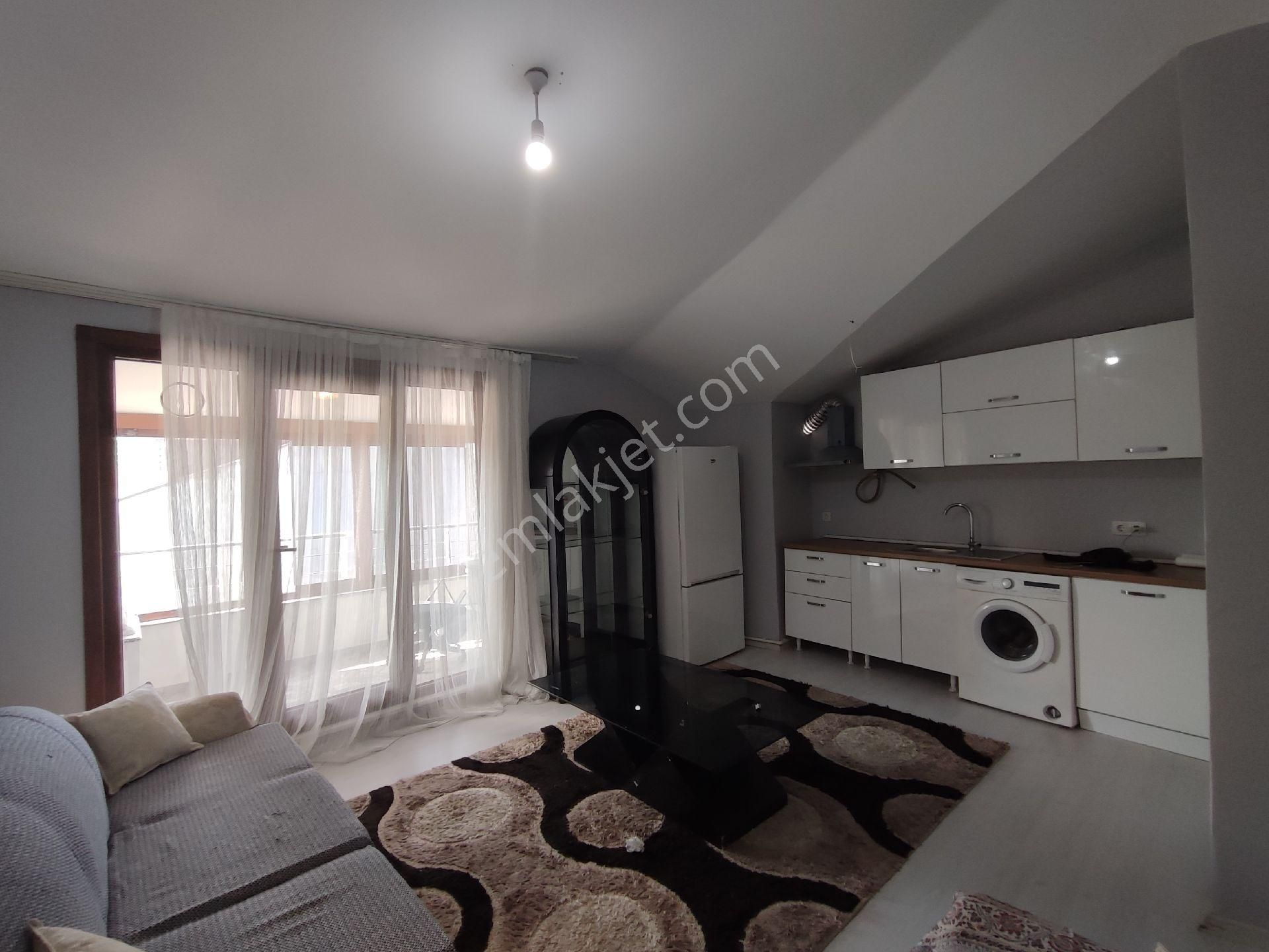 Eyüpsultan İslambey Kiralık Daire İSLAMBEY MAHALLESİ DE KİRALIK ÇATI KATI EŞYALI DAİRE RE FA GAYRİMENKUL DEN 