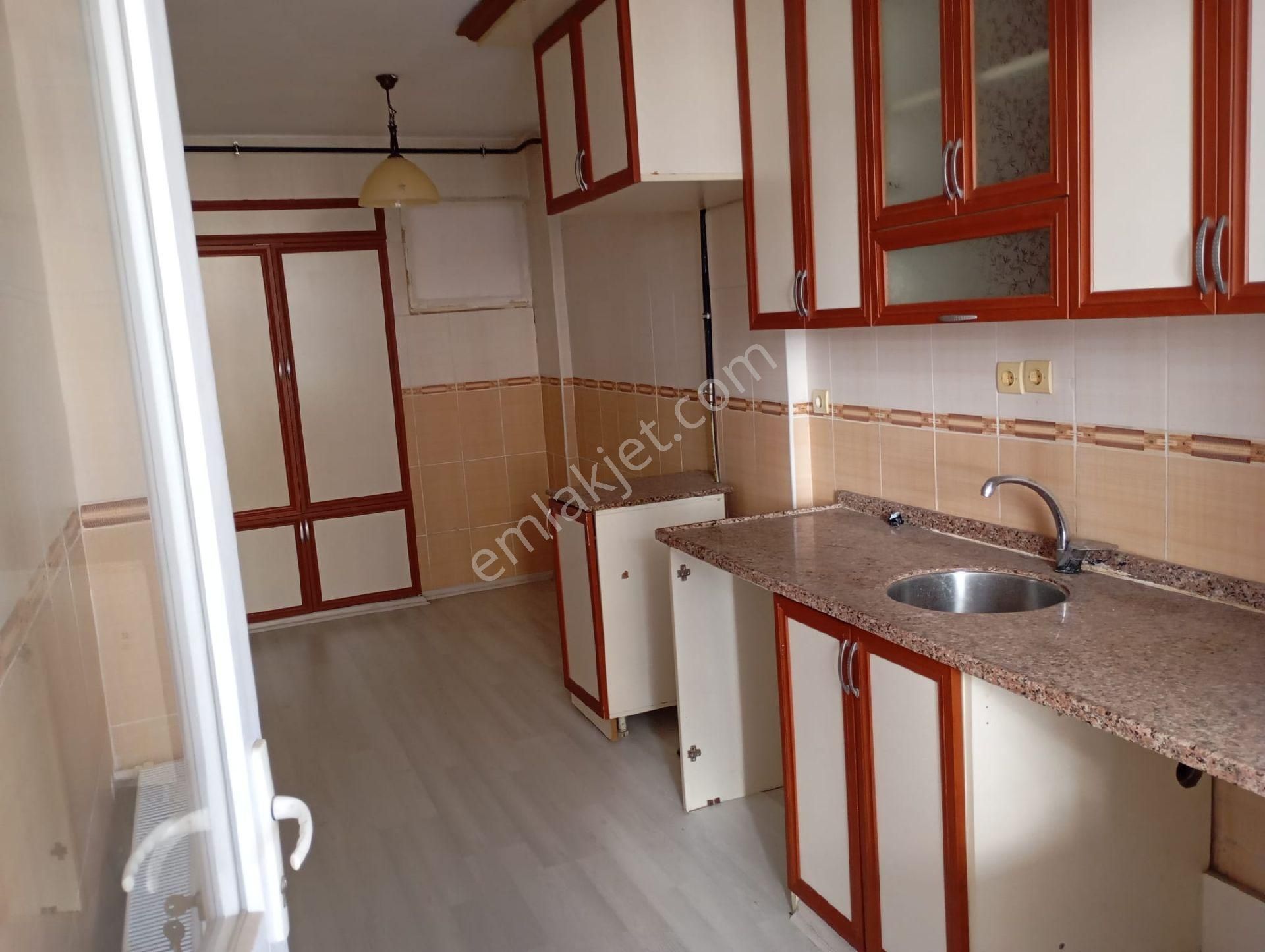 Çukurova Beyazevler Satılık Daire BEYAZEVLERDE DOĞAL GAZLI 3+1 MASRAFSIZ DAİRE 