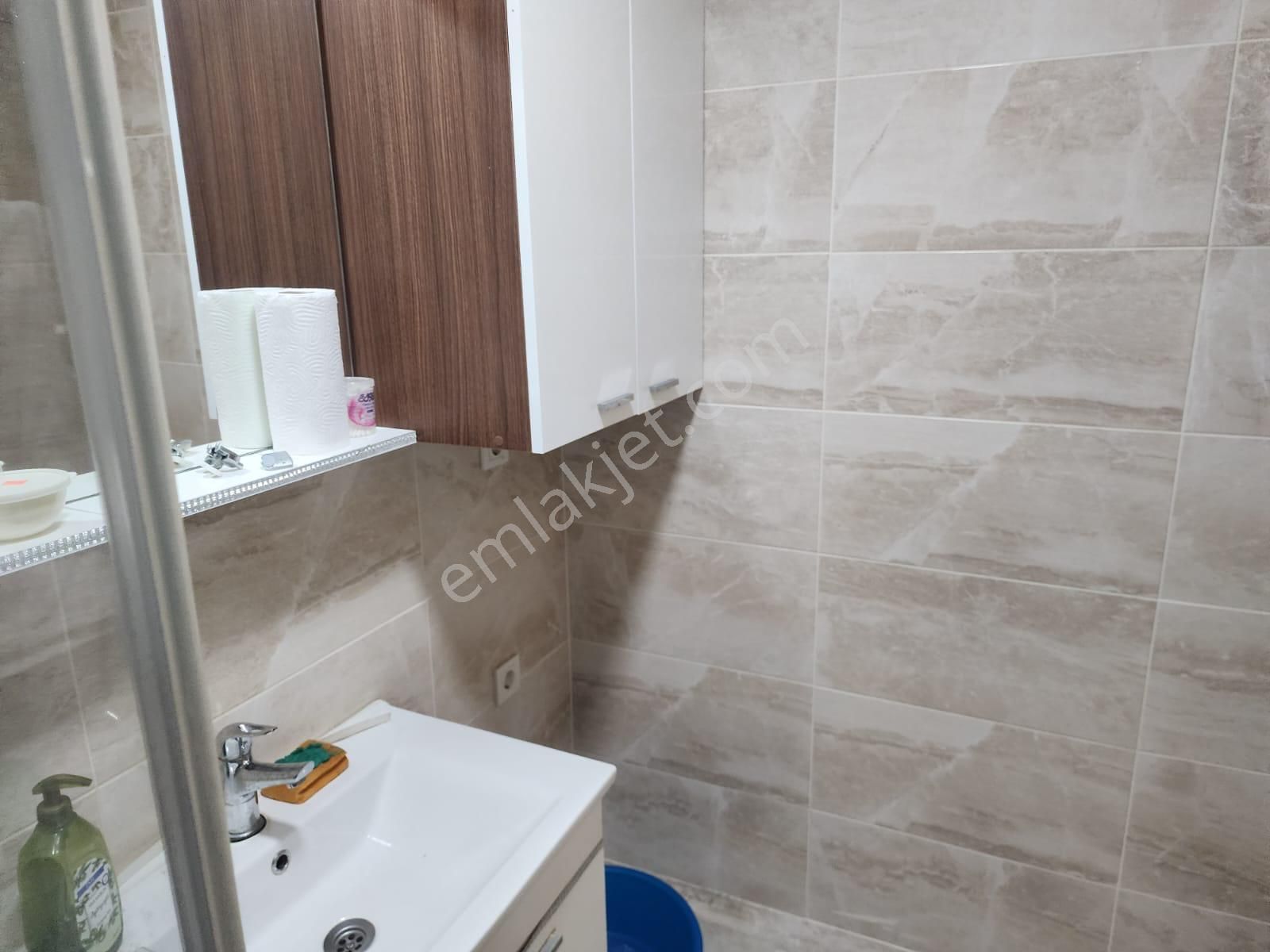 Maltepe Altıntepe Kiralık Daire  Altıntepede Yeni Binada 2+1 Arakat Daire