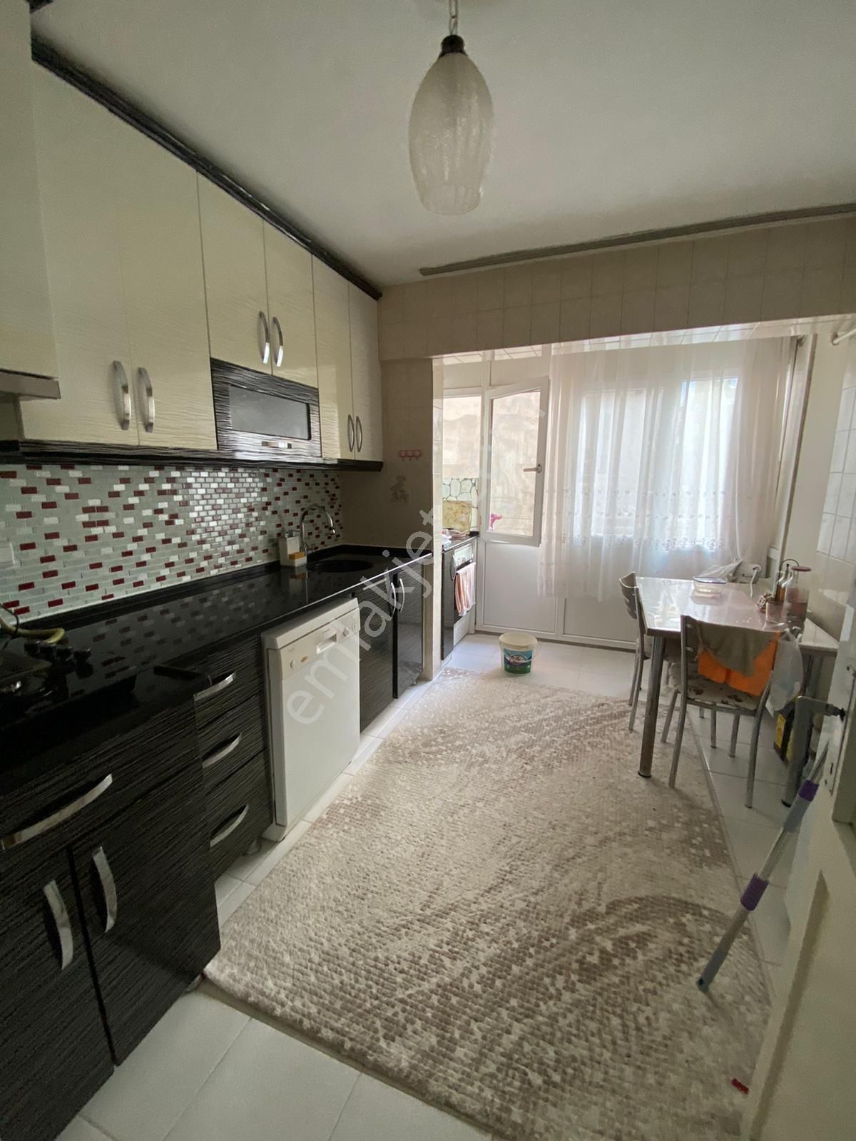 Yunusemre Tevfikiye Satılık Daire  TEVFİKİYE  MAHALLESİ   (SATILIK )   3+1 130M2 5 KATLININ 1.KATI 