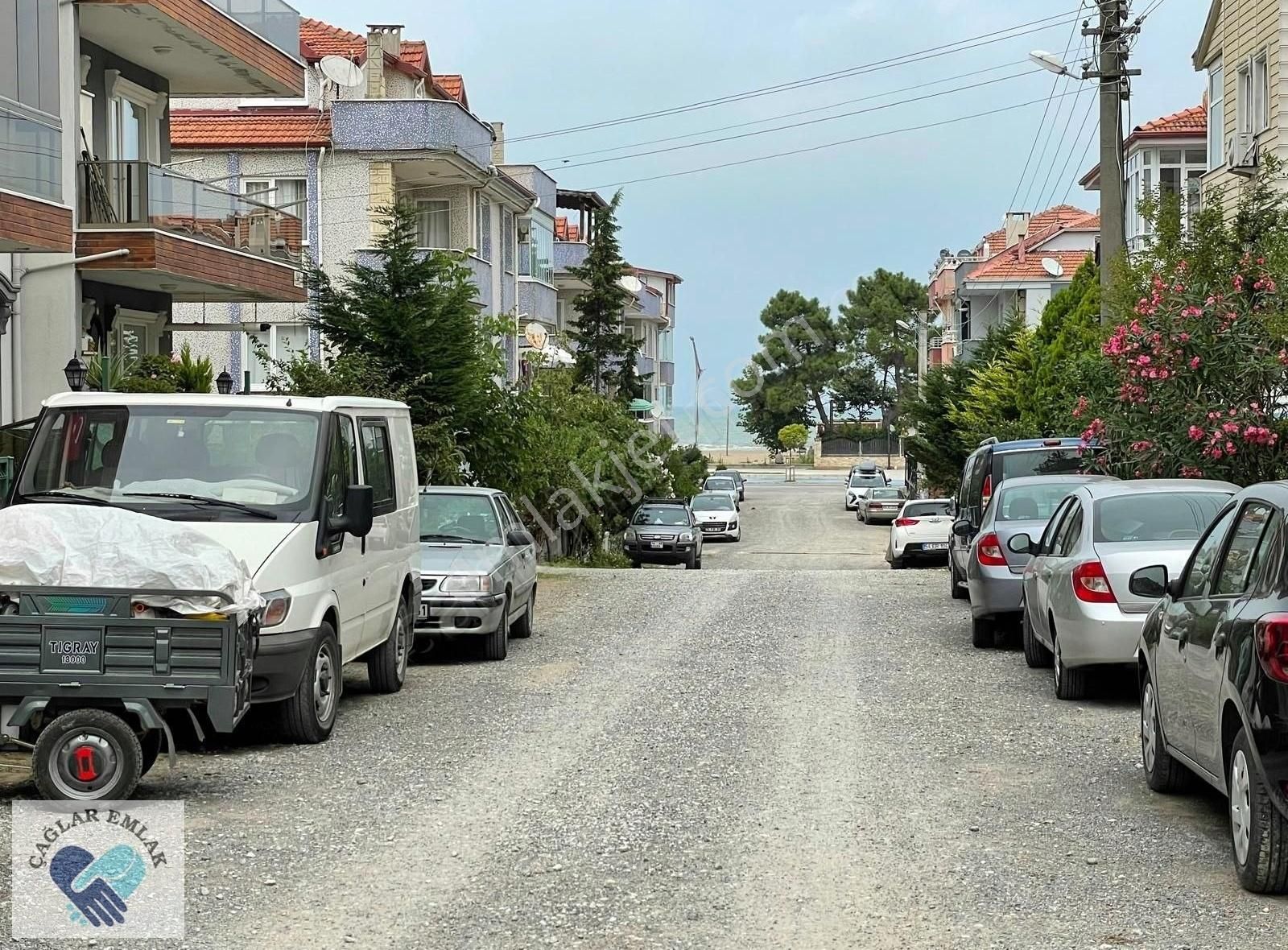 Karasu Yalı Satılık Daire Akkum mevkii,denize 50m,araç takaslı,2+1 doğalgazlı