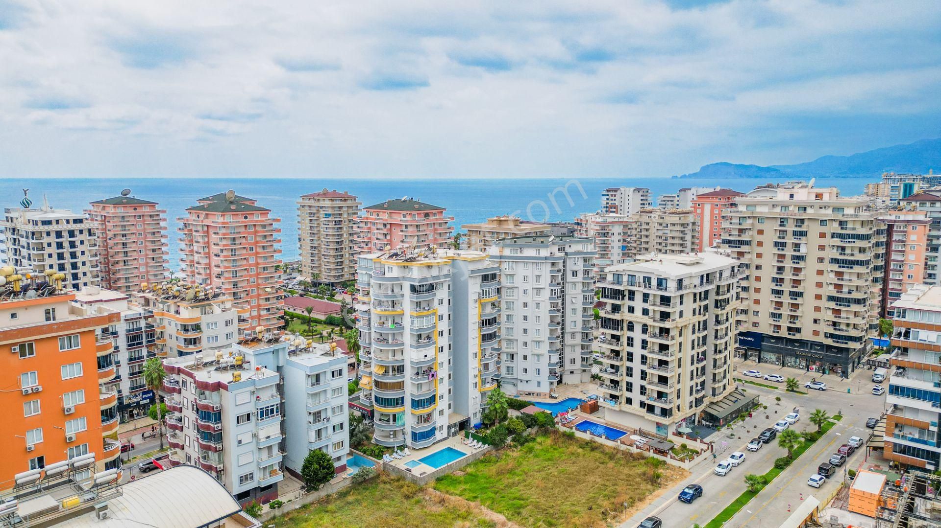 Alanya Mahmutlar Satılık Daire  ALANYA MAHMUTLAR 2+1 120M2 EŞYALI HAVUZLU DENİZE YAKIN DAİRE