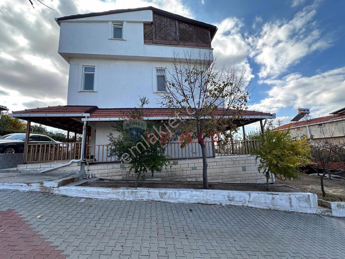 Ezine Tavaklı Köyü (Tavaklı İskelesi) Satılık Villa ÇANAKKALE TAVAKLI ÇAMDİBİ KOZA EVLERİNDE DENİZ MANZARALI 4+1 VİLLA