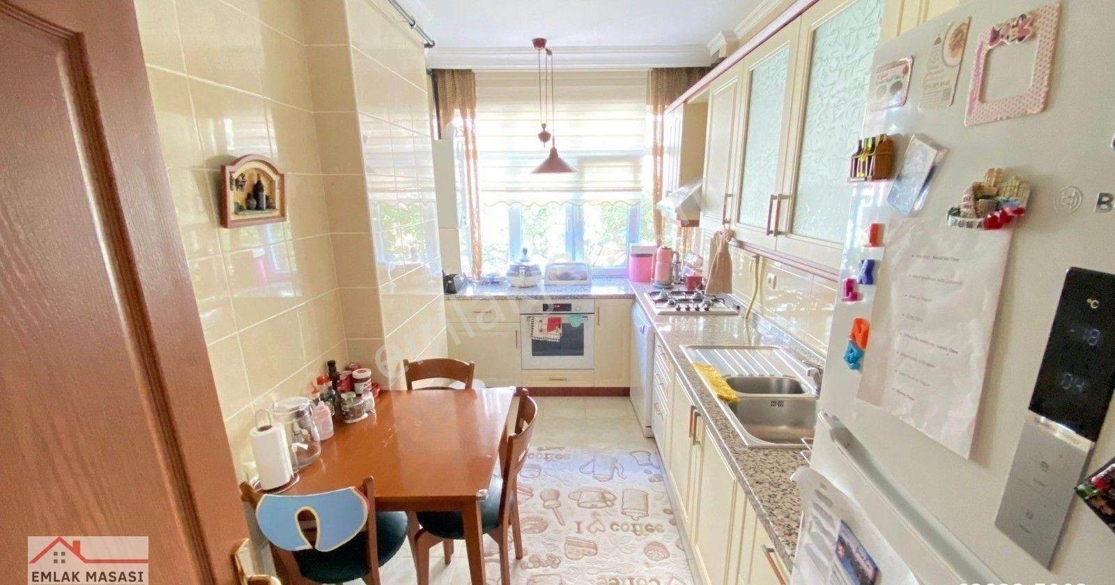 Kadıköy Feneryolu Satılık Daire Feneryolu Kameriyede 110 m2 Net 3+1 Balkonlu Daire EMLAK MASASI