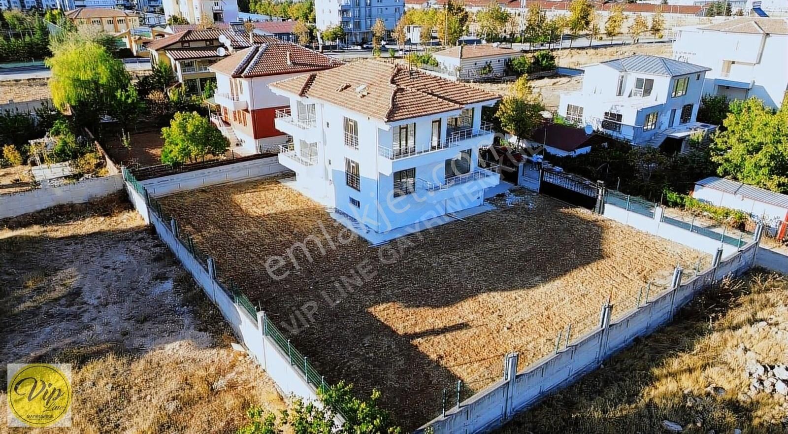 Yeşilyurt Yakınca Satılık Villa VİP LİNE'DEN YAKINKENTTE 932 m2 ARSA İÇİNDE TİCARİ VİLLA